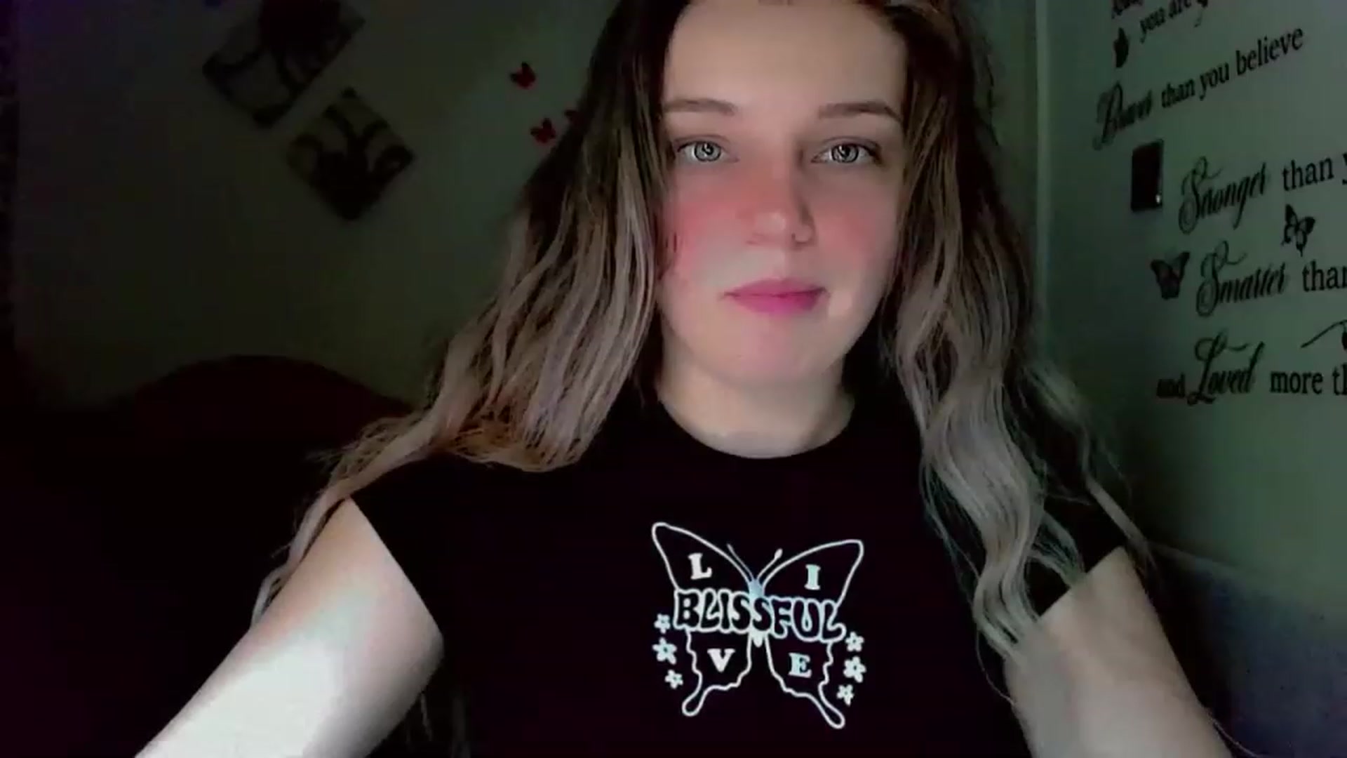 Gallery image thumbnail from Lady_in_red7's myfreecams stream on, 11/29/2022, 10:43 image 7 of 20
