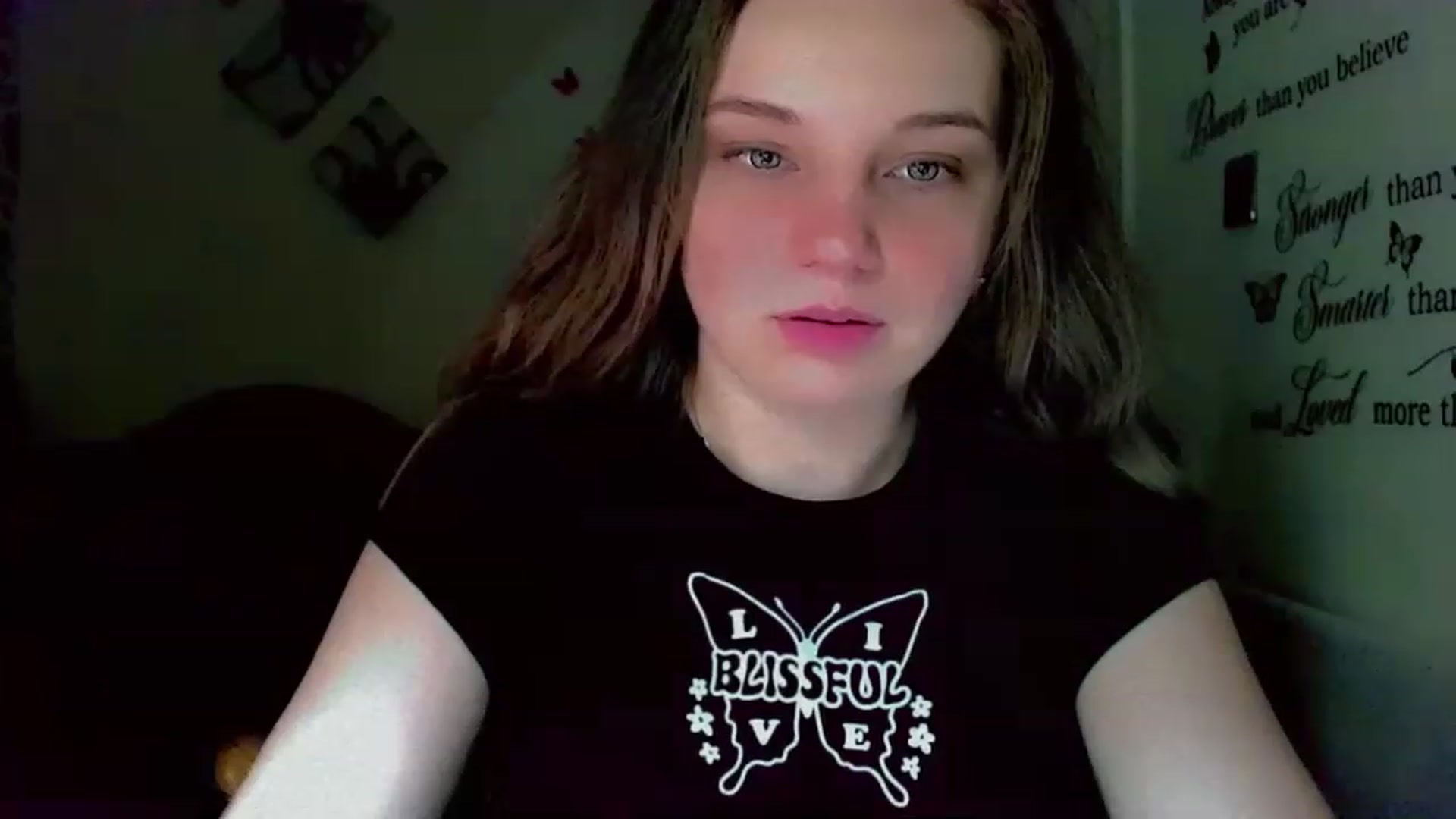 Gallery image thumbnail from Lady_in_red7's myfreecams stream on, 11/29/2022, 10:43 image 4 of 20