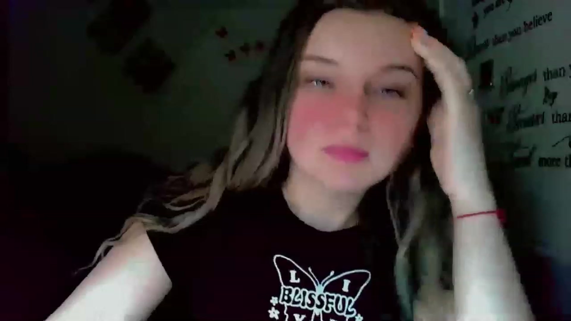 Gallery image thumbnail from Lady_in_red7's myfreecams stream on, 11/29/2022, 10:43 image 5 of 20