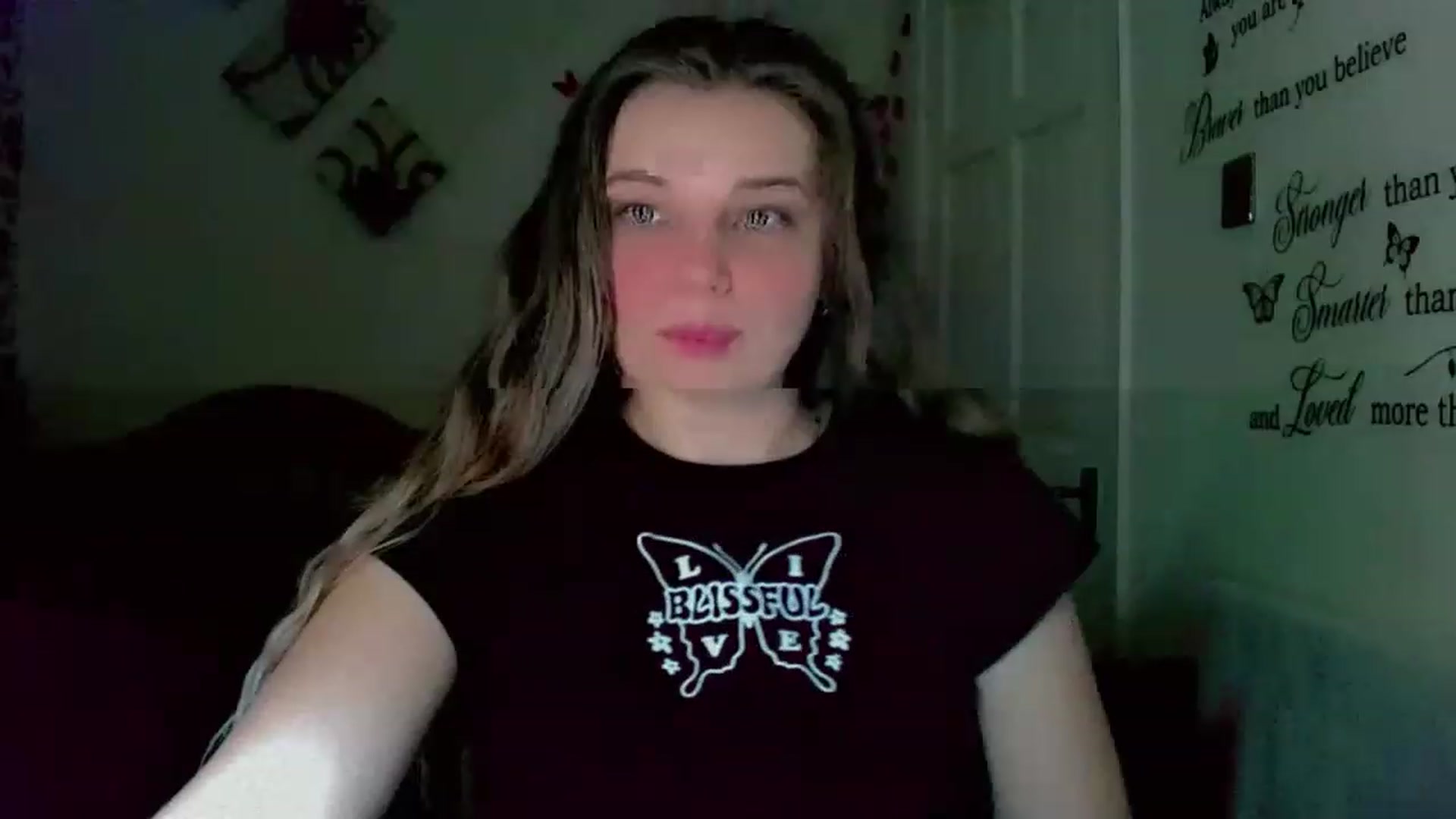 Gallery image thumbnail from Lady_in_red7's myfreecams stream on, 11/29/2022, 10:43 image 8 of 20
