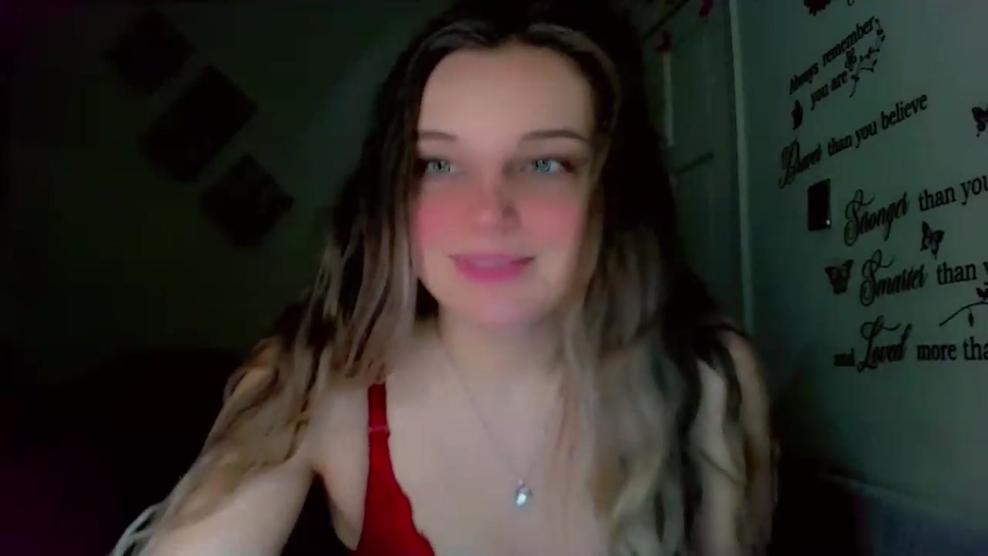 Gallery image thumbnail from Lady_in_red7's myfreecams stream on, 11/29/2022, 10:43 image 20 of 20