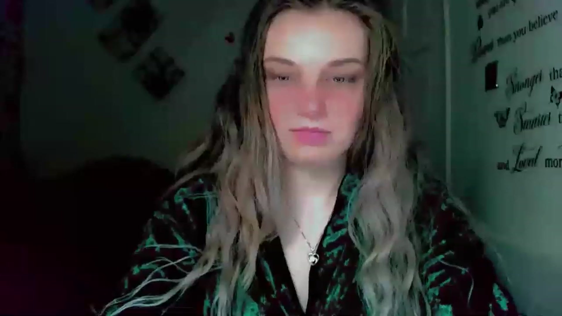 Gallery image thumbnail from Lady_in_red7's myfreecams stream on, 11/29/2022, 11:40 image 17 of 20