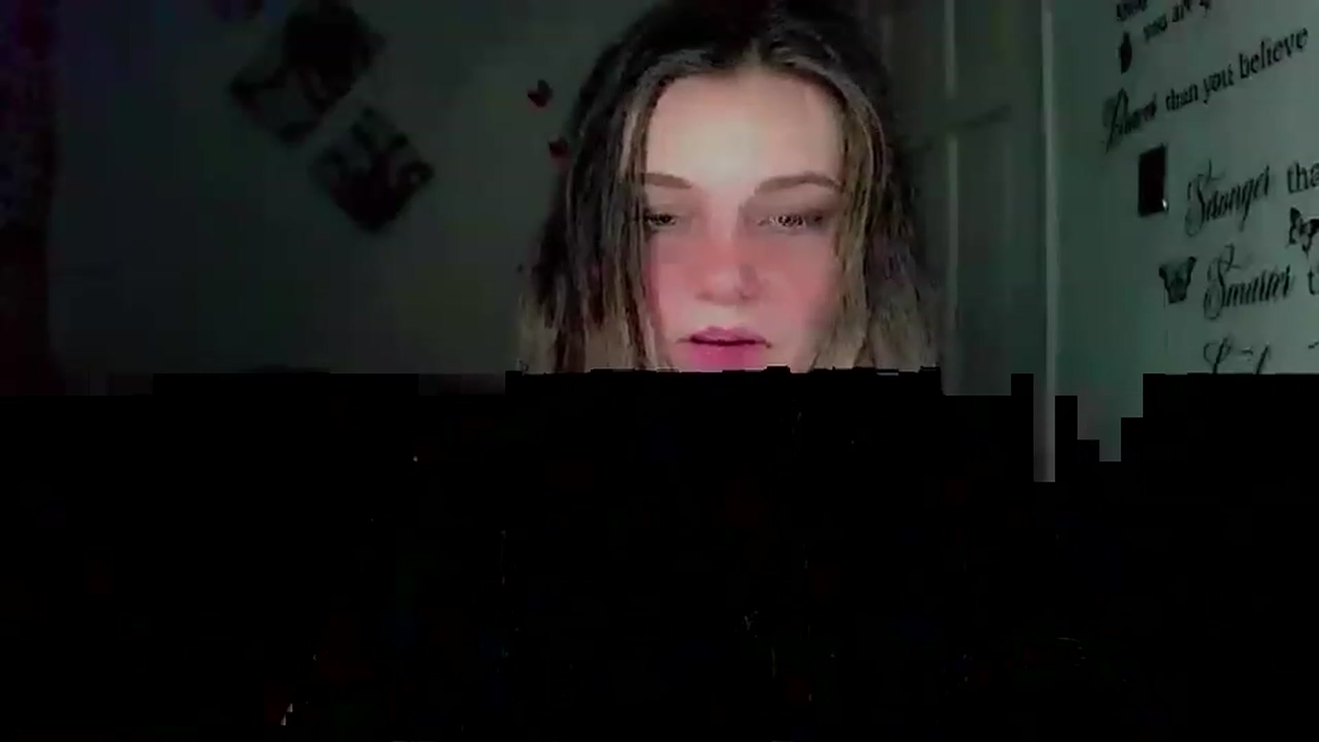 Gallery image thumbnail from Lady_in_red7's myfreecams stream on, 11/29/2022, 11:40 image 10 of 20