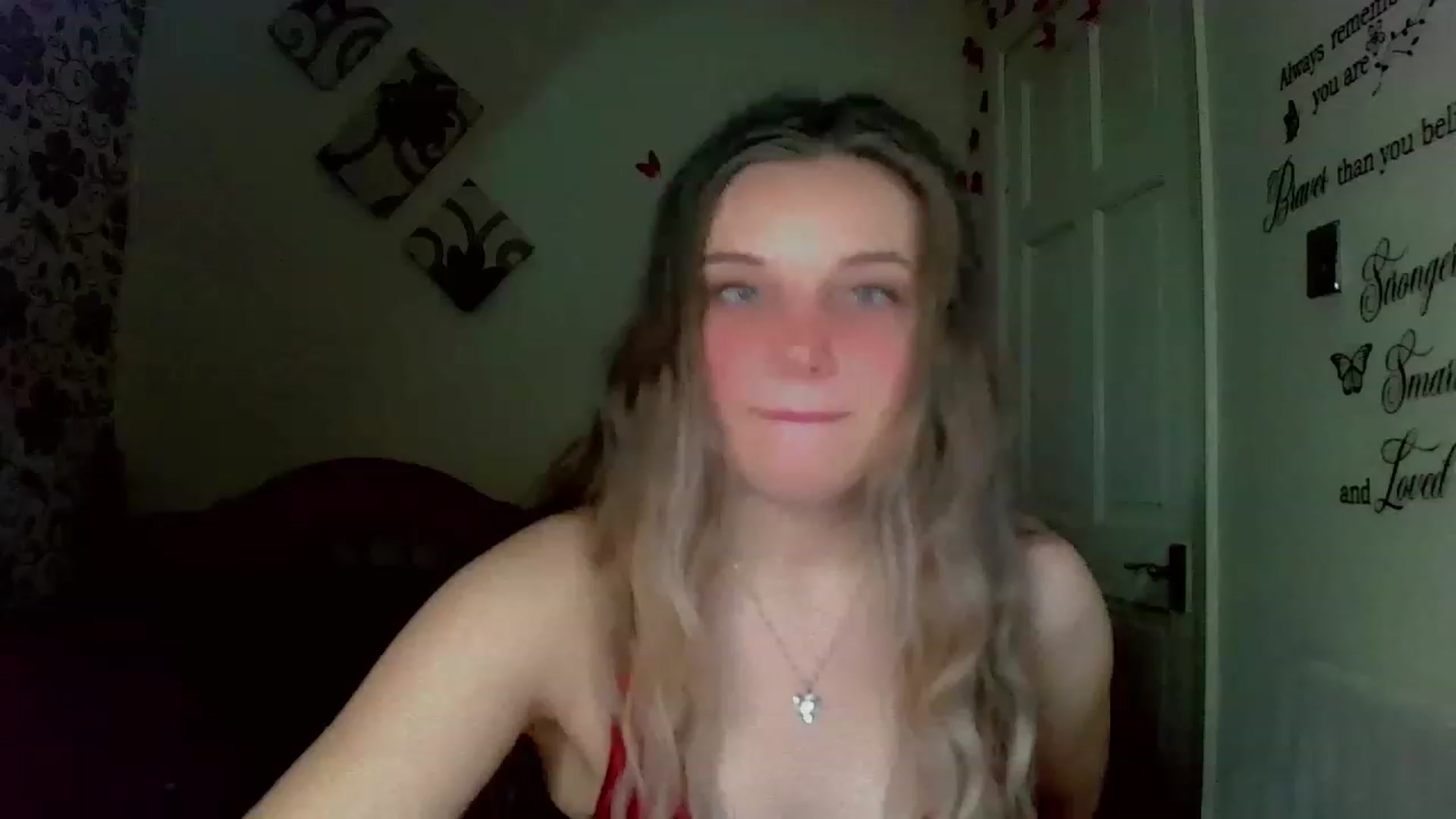Gallery image thumbnail from Lady_in_red7's myfreecams stream on, 11/29/2022, 12:21 image 16 of 20