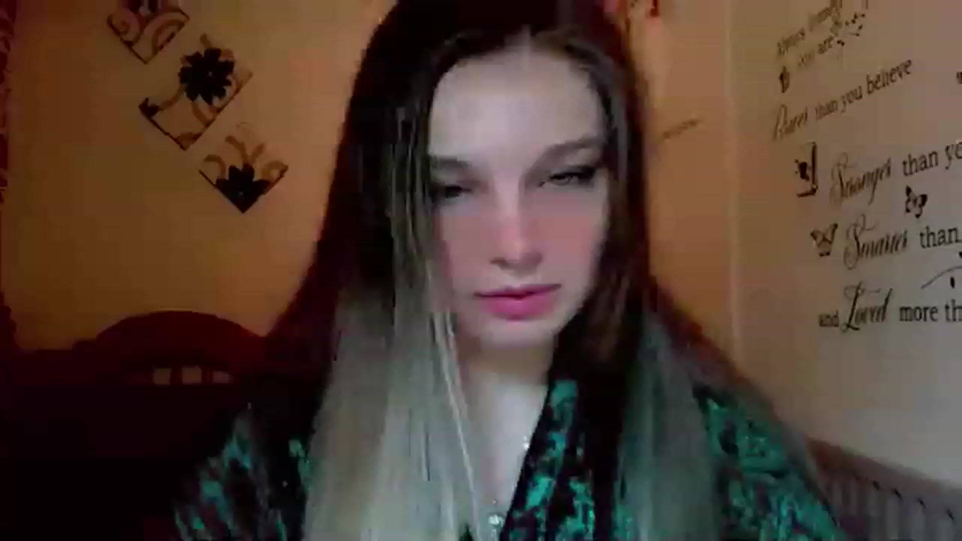 Gallery image thumbnail from Lady_in_red7's myfreecams stream on, 12/01/2022, 10:27 image 1 of 20