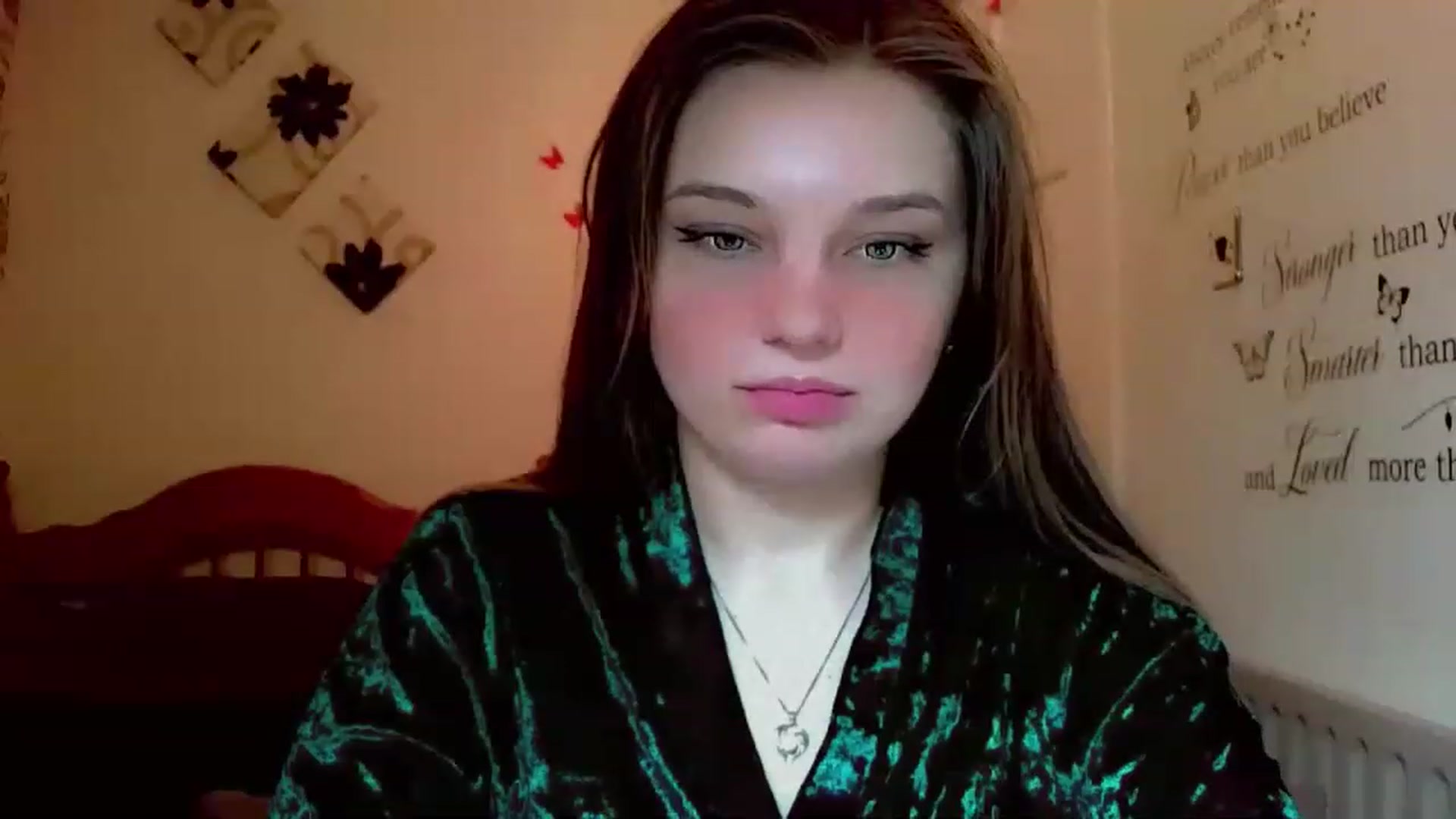 Gallery image thumbnail from Lady_in_red7's myfreecams stream on, 12/01/2022, 10:27 image 6 of 20