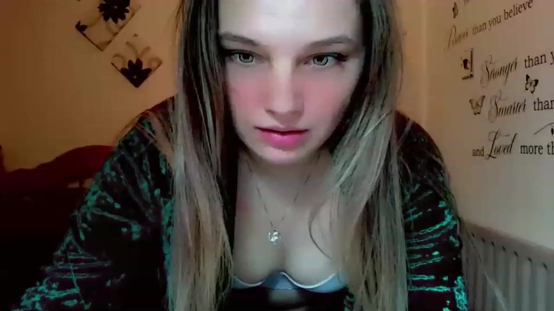 Gallery image thumbnail from Lady_in_red7's myfreecams stream on, 12/01/2022, 10:27 image 20 of 20