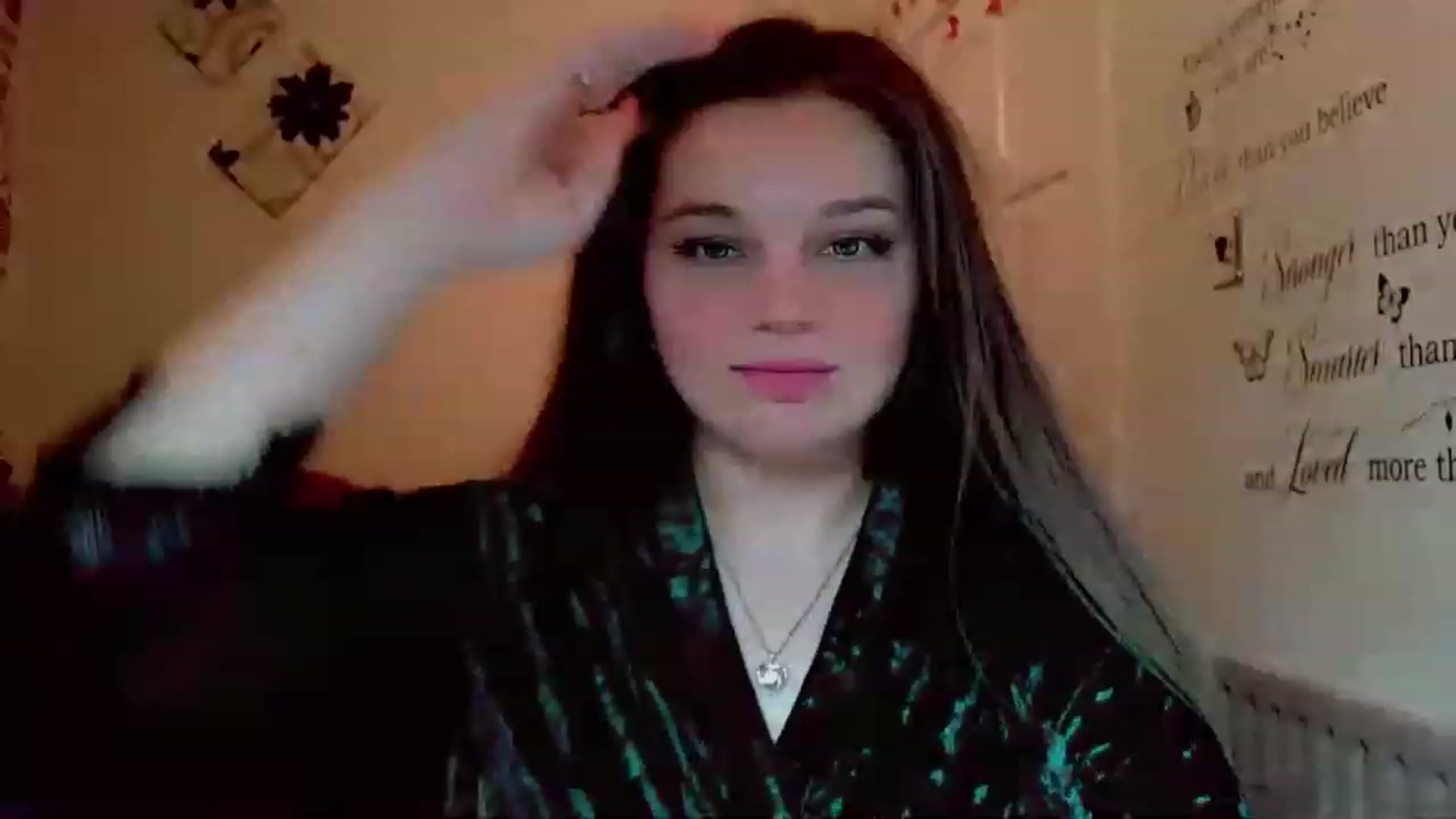 Gallery image thumbnail from Lady_in_red7's myfreecams stream on, 12/01/2022, 10:27 image 3 of 20