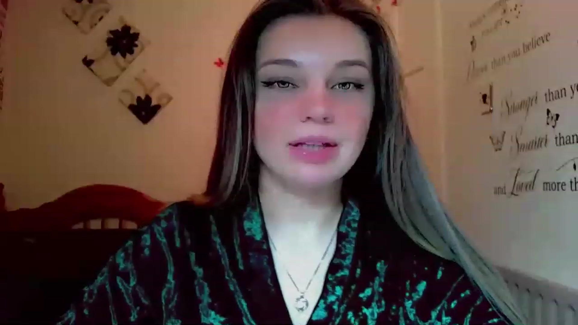 Gallery image thumbnail from Lady_in_red7's myfreecams stream on, 12/01/2022, 10:27 image 15 of 20