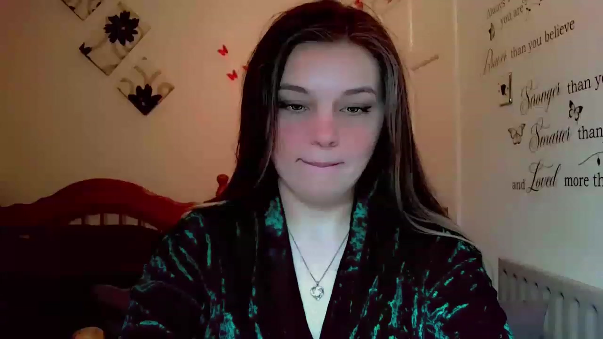 Gallery image thumbnail from Lady_in_red7's myfreecams stream on, 12/01/2022, 10:49 image 7 of 20