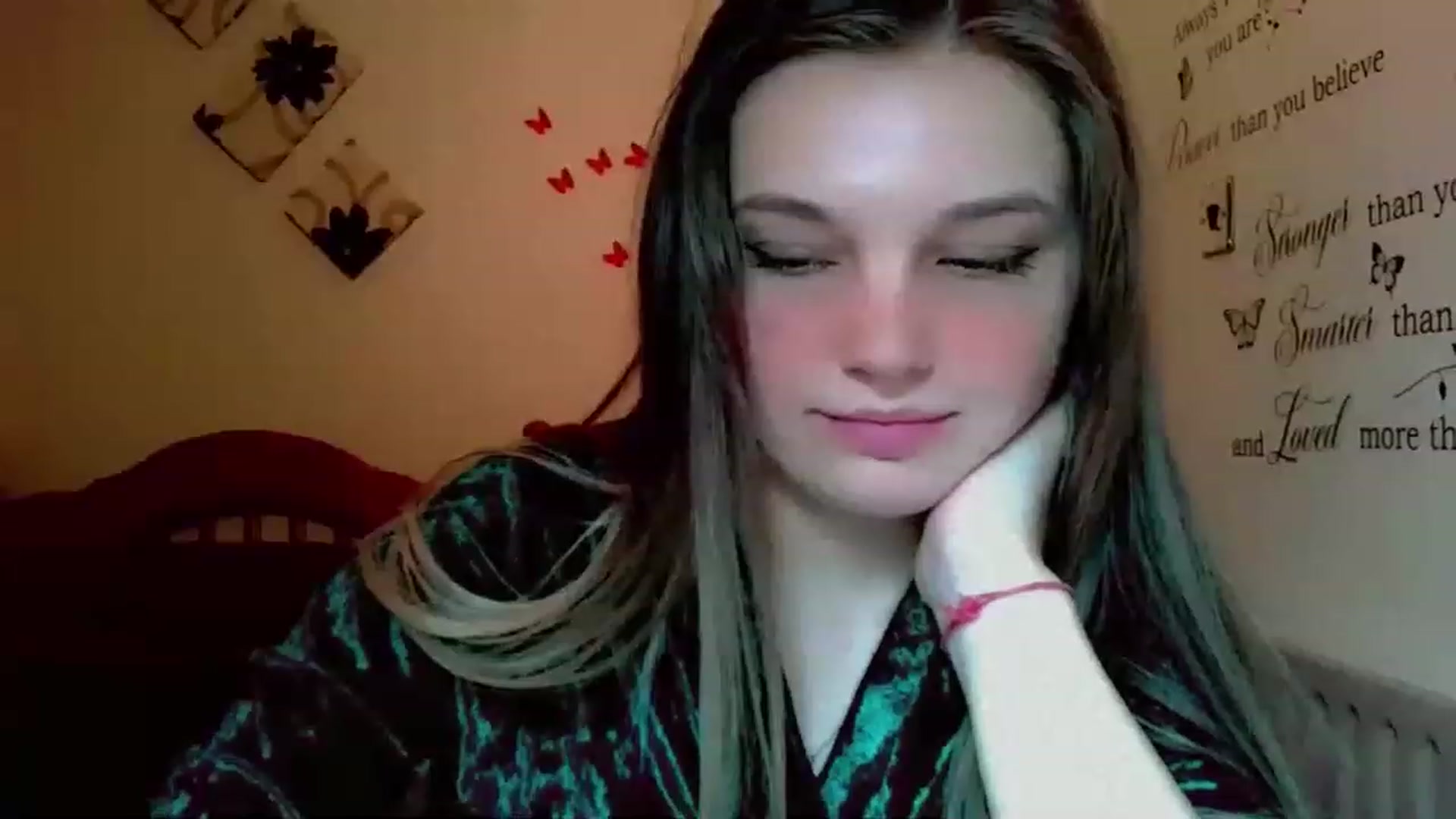 Gallery image thumbnail from Lady_in_red7's myfreecams stream on, 12/01/2022, 10:49 image 20 of 20
