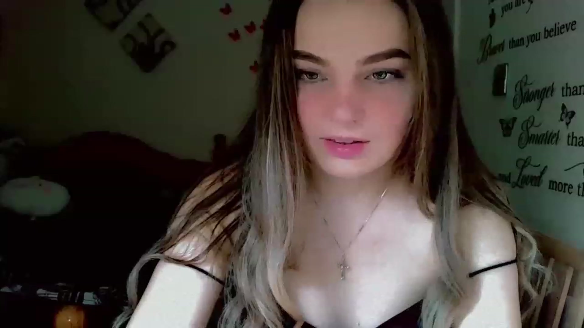 Gallery image thumbnail from Lady_in_red7's myfreecams stream on, 02/20/2023, 12:58 image 3 of 20