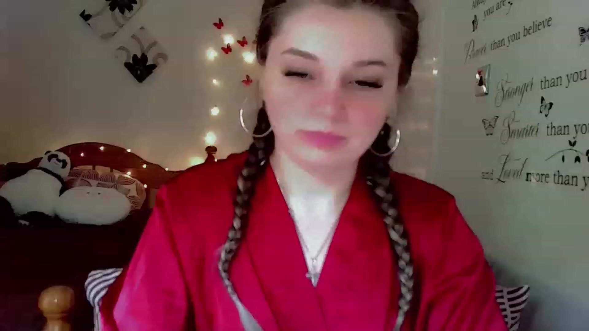 Gallery image thumbnail from Lady_in_red7's myfreecams stream on, 04/17/2023, 11:24 image 9 of 20