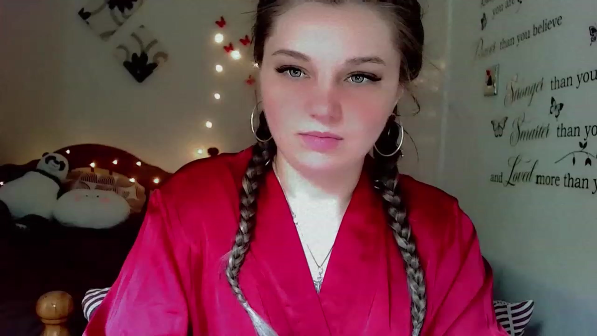 Gallery image thumbnail from Lady_in_red7's myfreecams stream on, 04/17/2023, 11:24 image 12 of 20