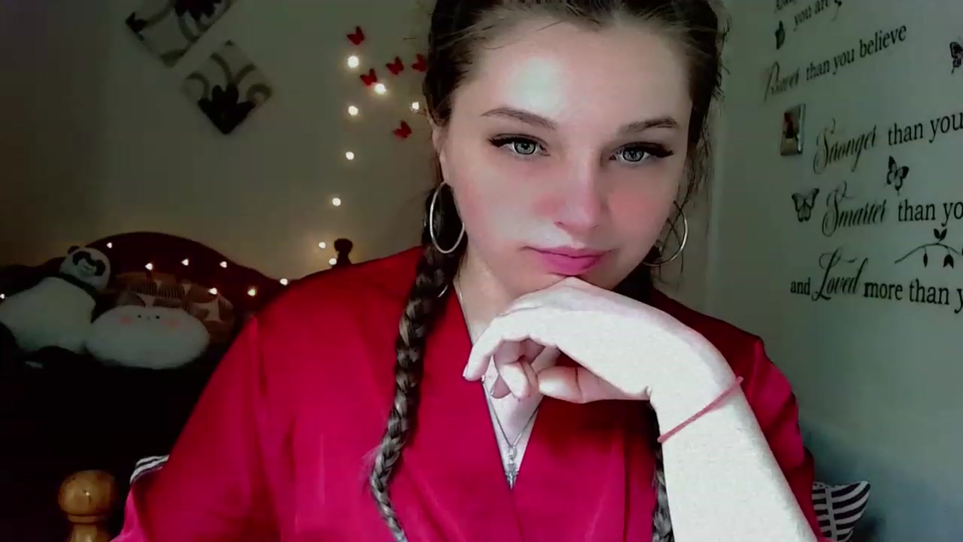 Gallery image thumbnail from Lady_in_red7's myfreecams stream on, 04/17/2023, 11:24 image 11 of 20