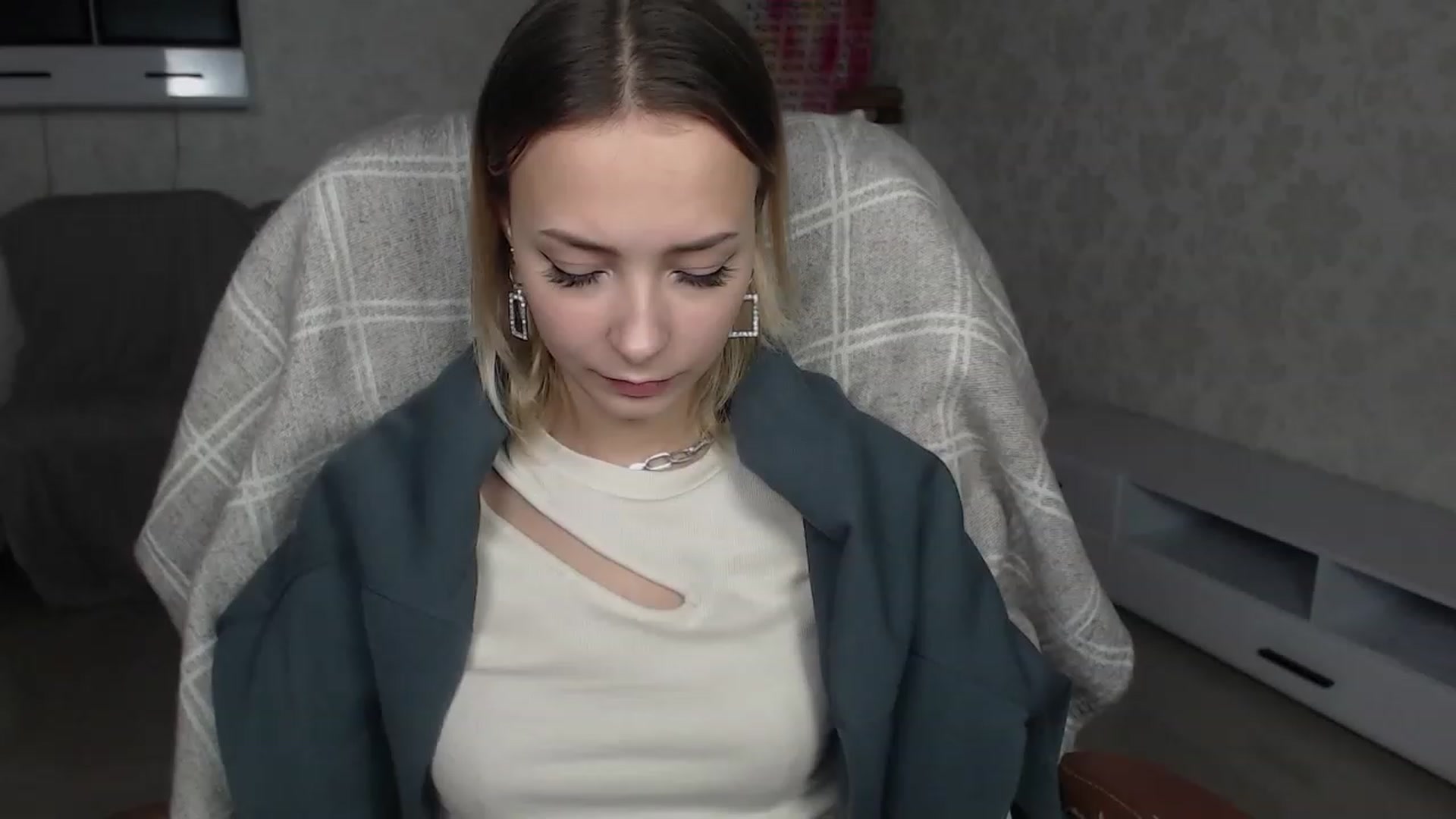 Gallery image thumbnail from Lady_lucky1's myfreecams stream on, 12/06/2022, 14:15 image 14 of 20