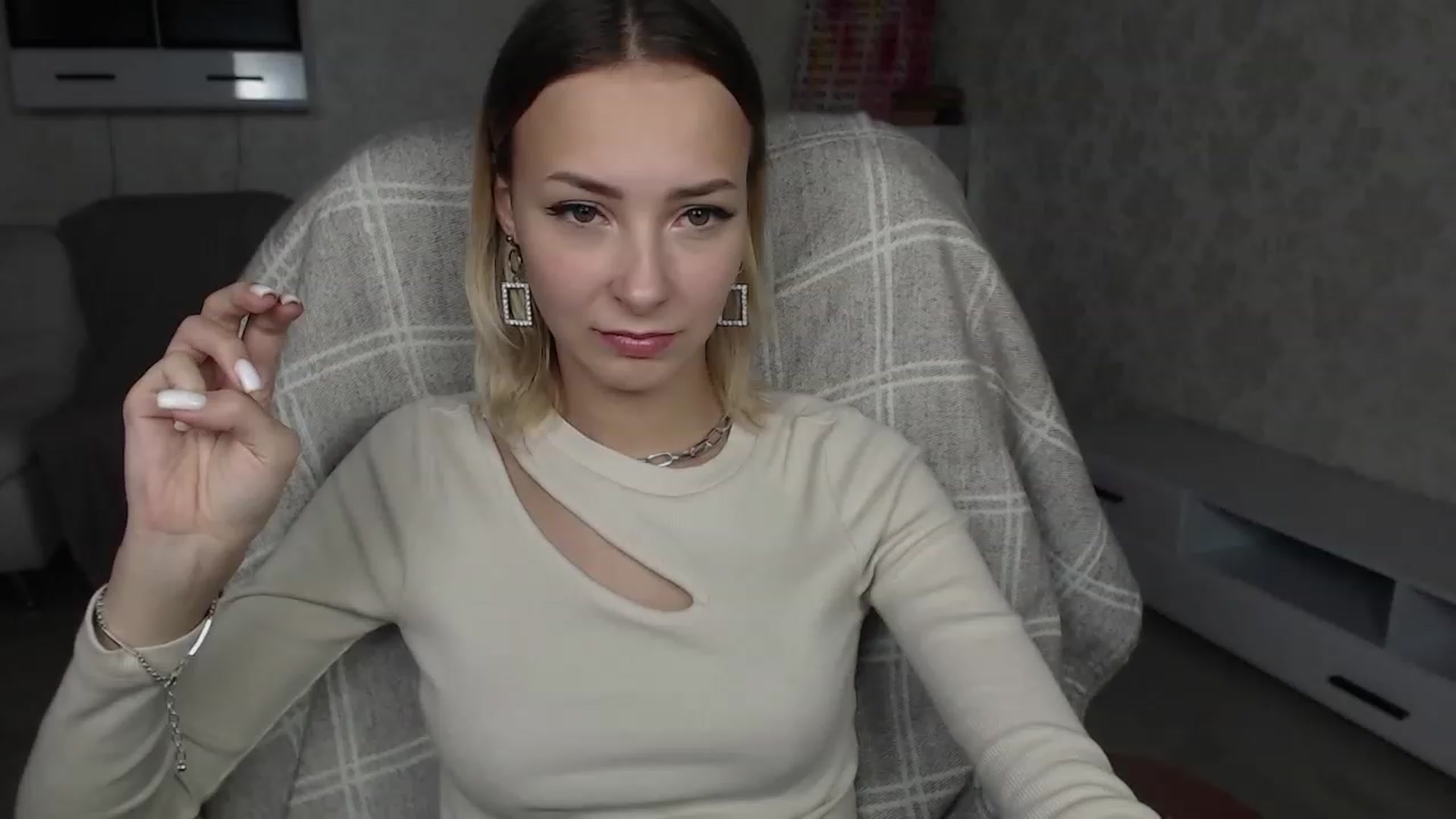 Gallery image thumbnail from Lady_lucky1's myfreecams stream on, 12/06/2022, 14:15 image 7 of 20