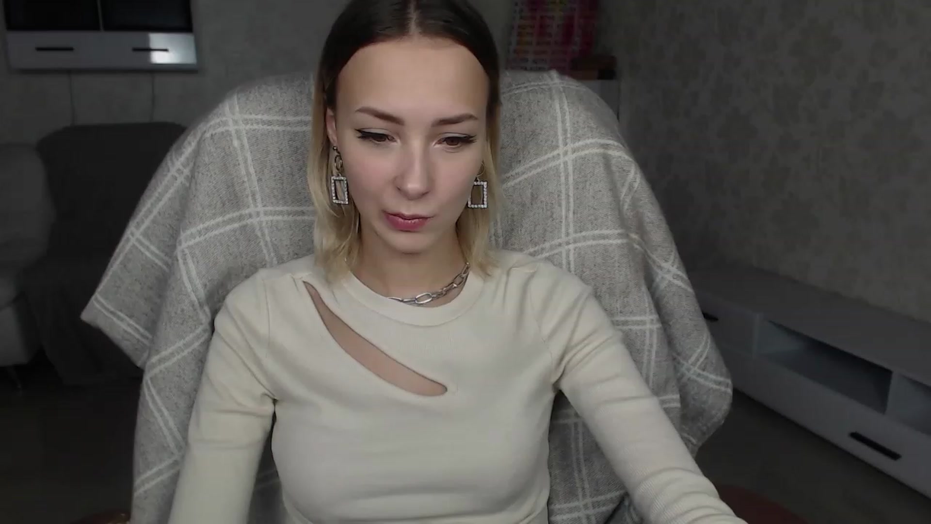 Gallery image thumbnail from Lady_lucky1's myfreecams stream on, 12/06/2022, 14:15 image 6 of 20