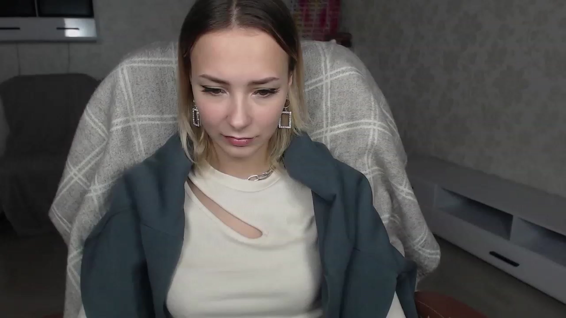 Gallery image thumbnail from Lady_lucky1's myfreecams stream on, 12/06/2022, 14:15 image 13 of 20
