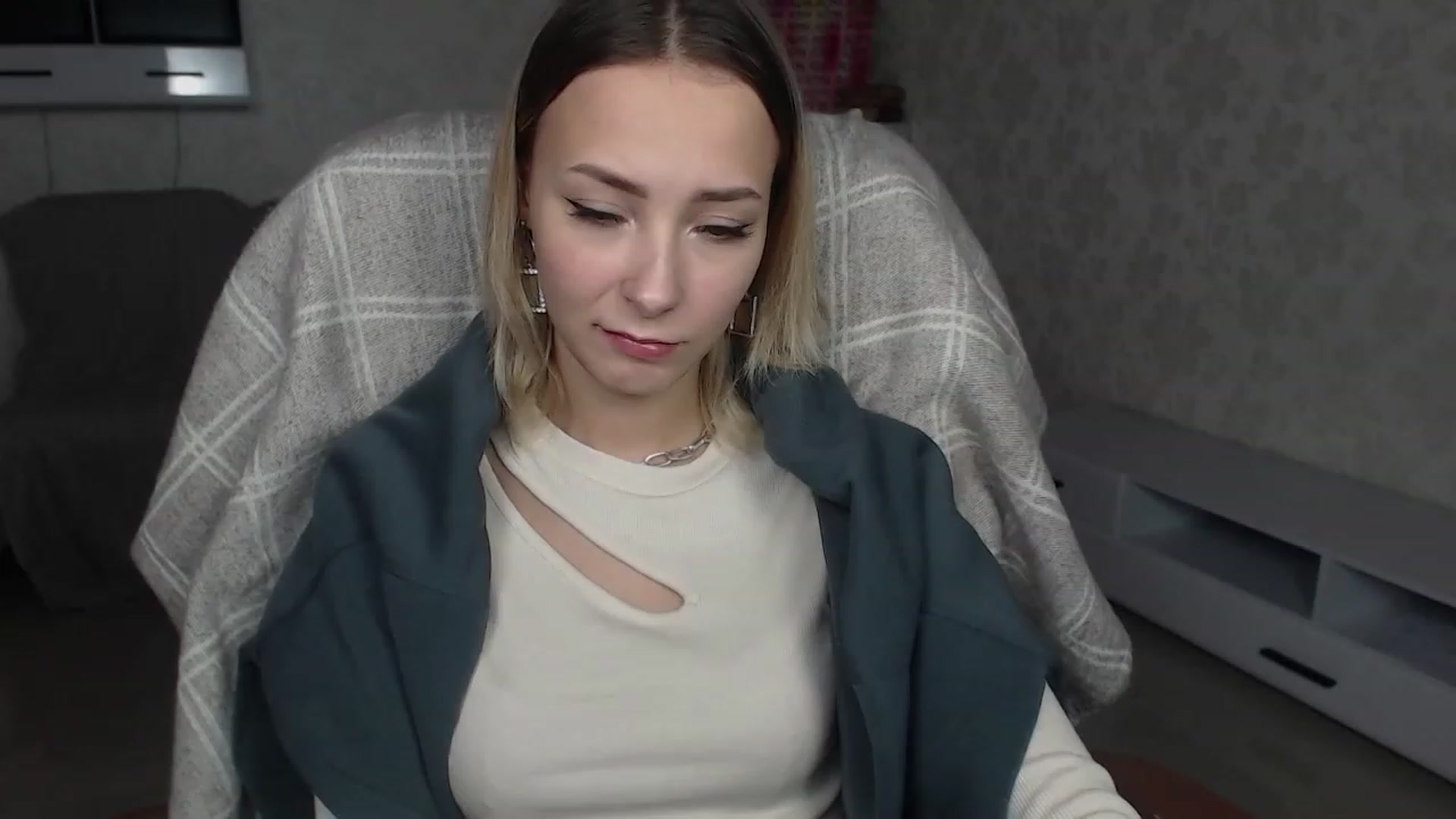 Gallery image thumbnail from Lady_lucky1's myfreecams stream on, 12/06/2022, 14:15 image 10 of 20