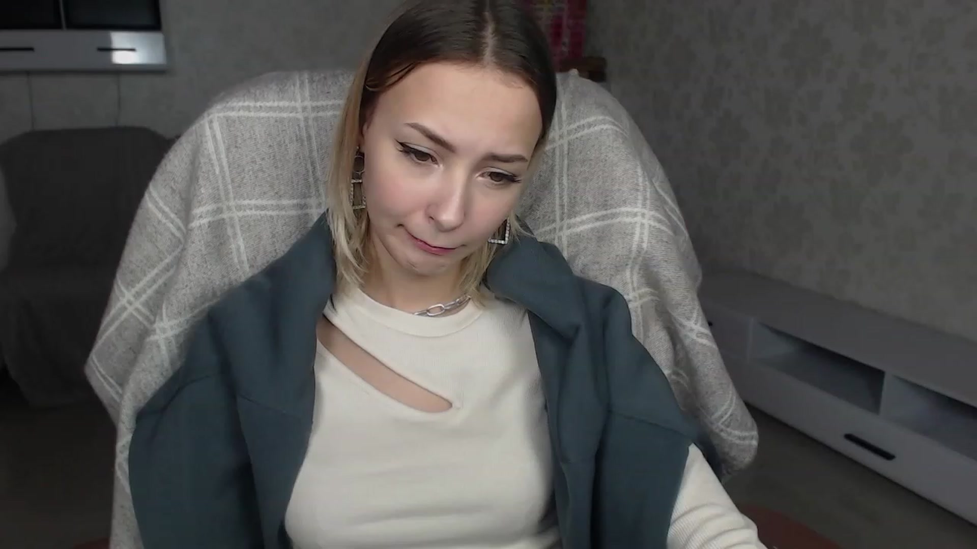 Gallery image thumbnail from Lady_lucky1's myfreecams stream on, 12/06/2022, 14:15 image 15 of 20