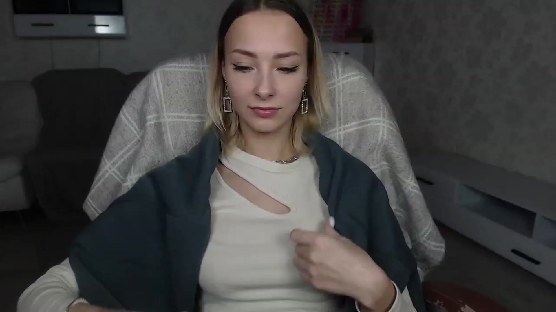 Gallery image thumbnail from Lady_lucky1's myfreecams stream on, 12/06/2022, 14:15 image 8 of 20