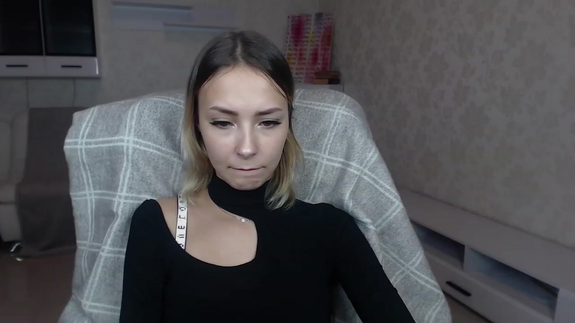 Gallery image thumbnail from Lady_lucky1's myfreecams stream on, 12/16/2022, 17:16 image 13 of 20