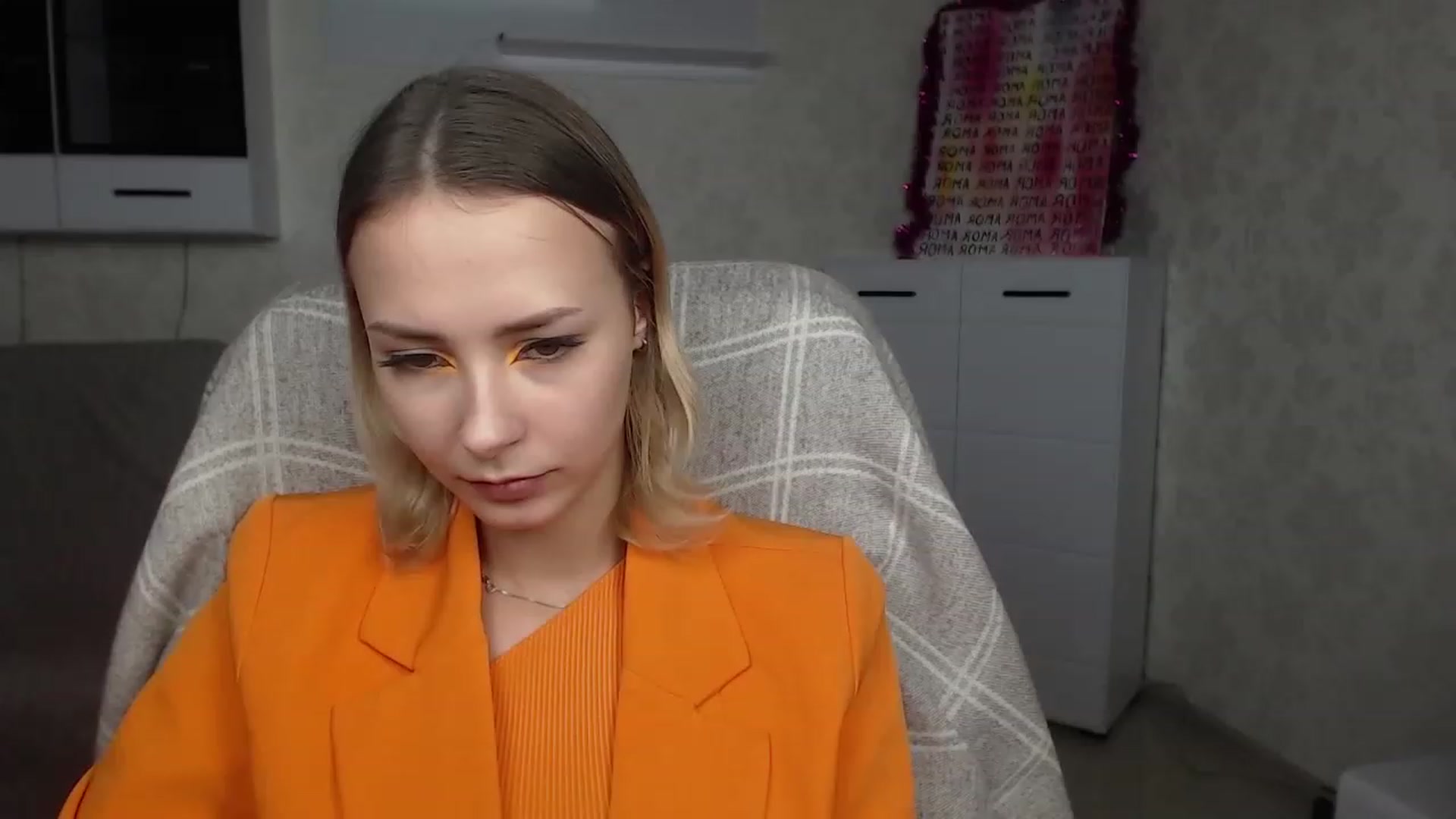 Gallery image thumbnail from Lady_lucky1's myfreecams stream on, 12/18/2022, 17:50 image 14 of 20