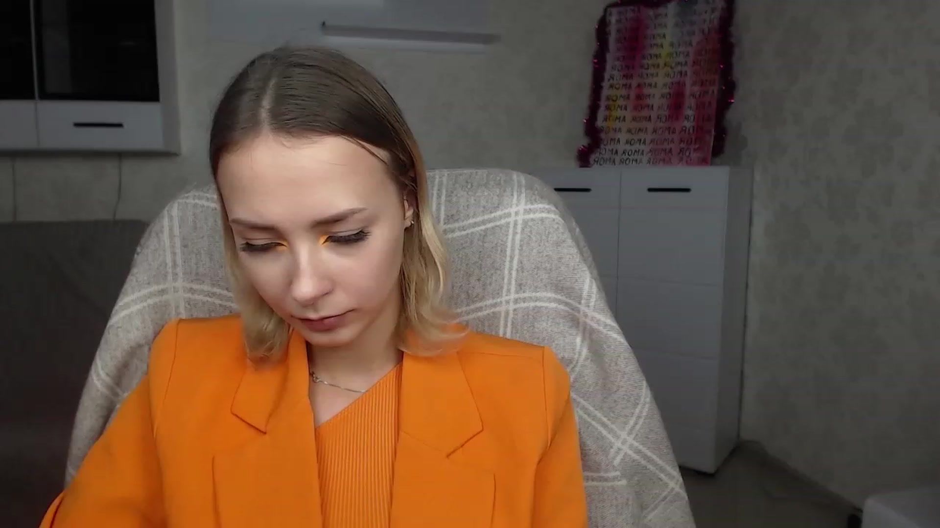 Gallery image thumbnail from Lady_lucky1's myfreecams stream on, 12/18/2022, 17:50 image 17 of 20