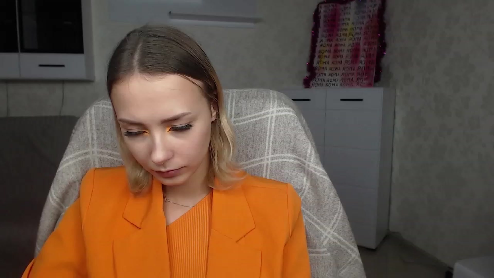 Gallery image thumbnail from Lady_lucky1's myfreecams stream on, 12/18/2022, 17:50 image 19 of 20