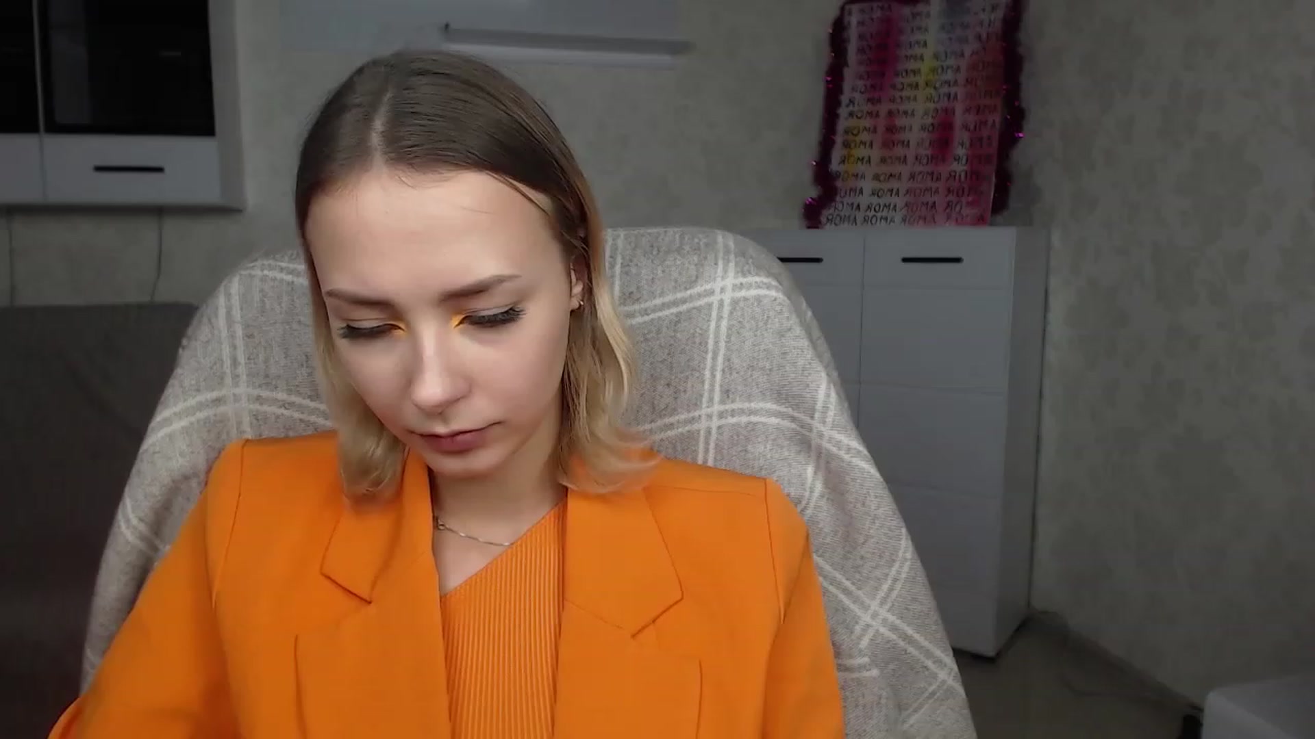 Gallery image thumbnail from Lady_lucky1's myfreecams stream on, 12/18/2022, 17:50 image 6 of 20