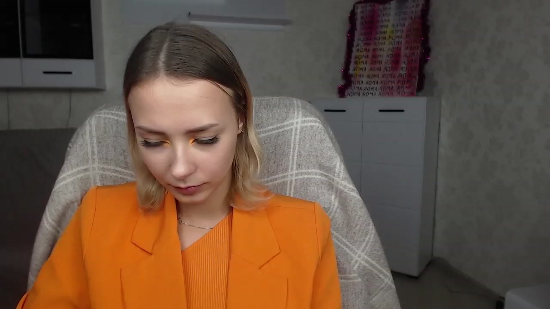 Gallery image thumbnail from Lady_lucky1's myfreecams stream on, 12/18/2022, 17:50 image 13 of 20