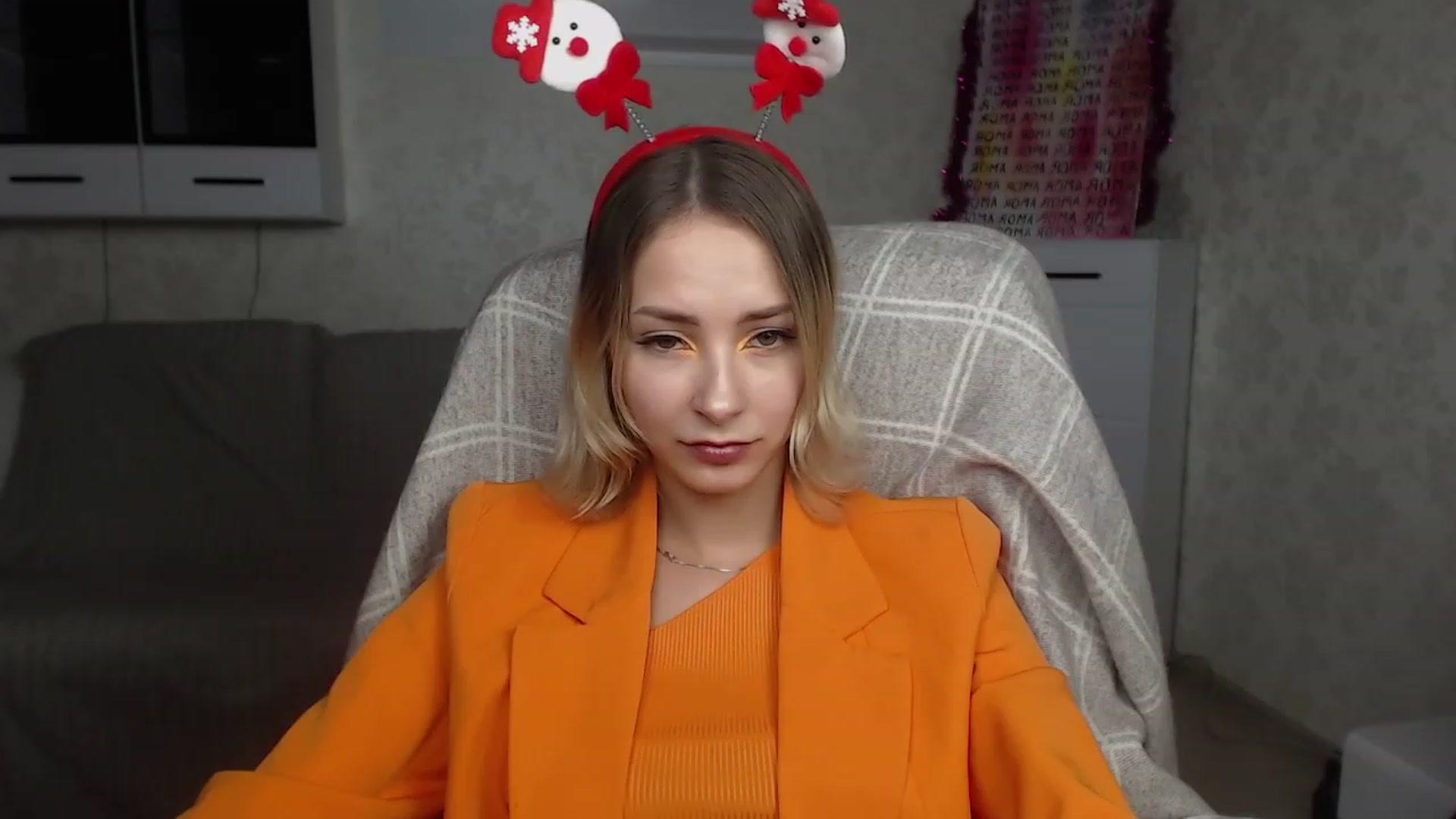 Gallery image thumbnail from Lady_lucky1's myfreecams stream on, 12/18/2022, 19:33 image 8 of 20
