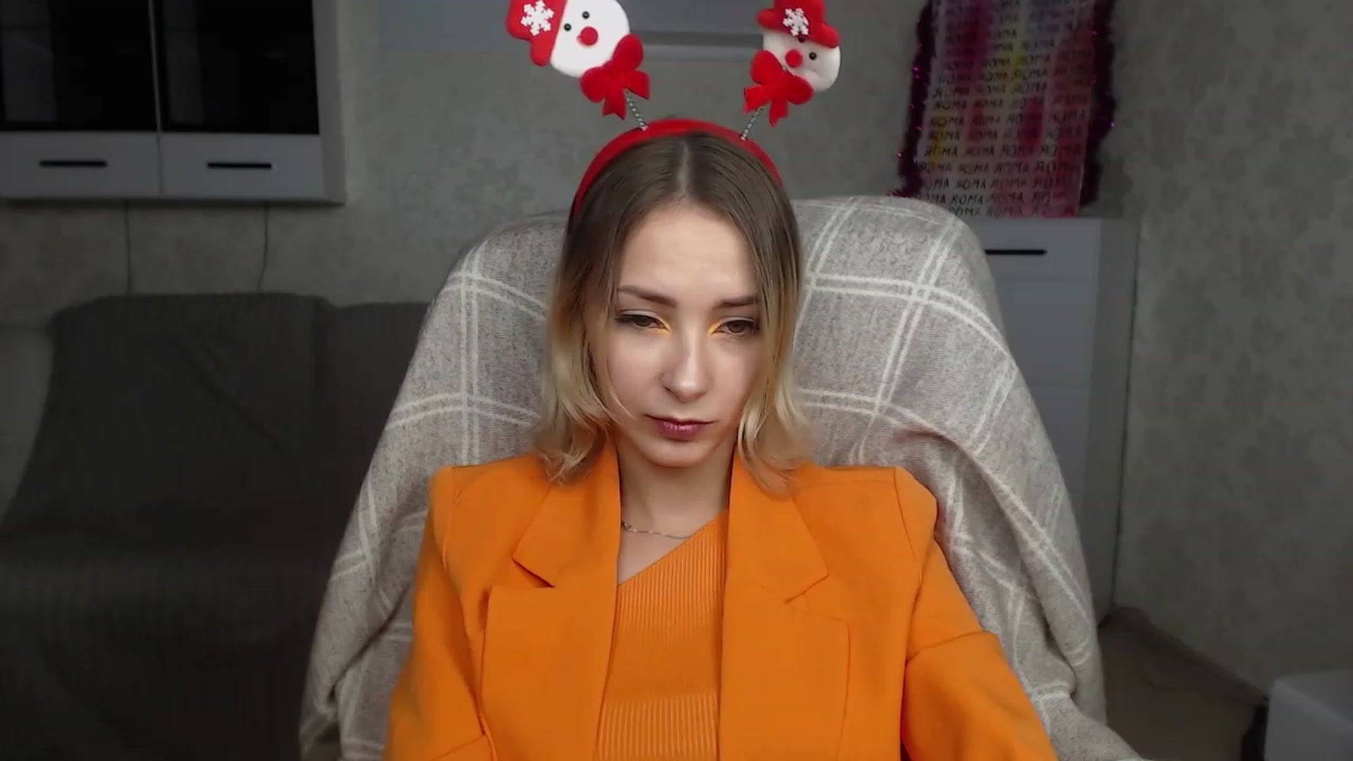 Gallery image thumbnail from Lady_lucky1's myfreecams stream on, 12/18/2022, 19:33 image 15 of 20