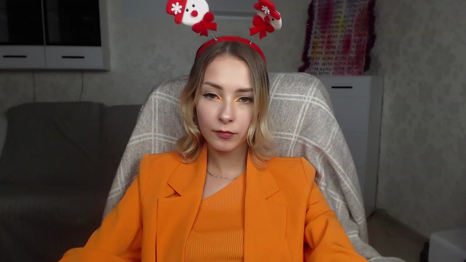 Gallery image thumbnail from Lady_lucky1's myfreecams stream on, 12/18/2022, 19:33 image 3 of 20