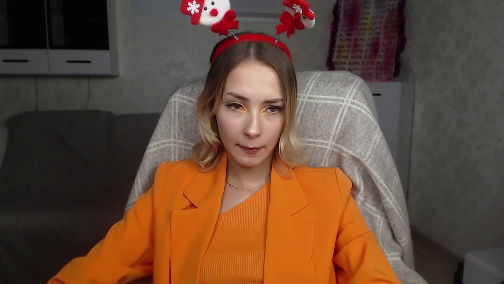 Gallery image thumbnail from Lady_lucky1's myfreecams stream on, 12/18/2022, 19:33 image 2 of 20