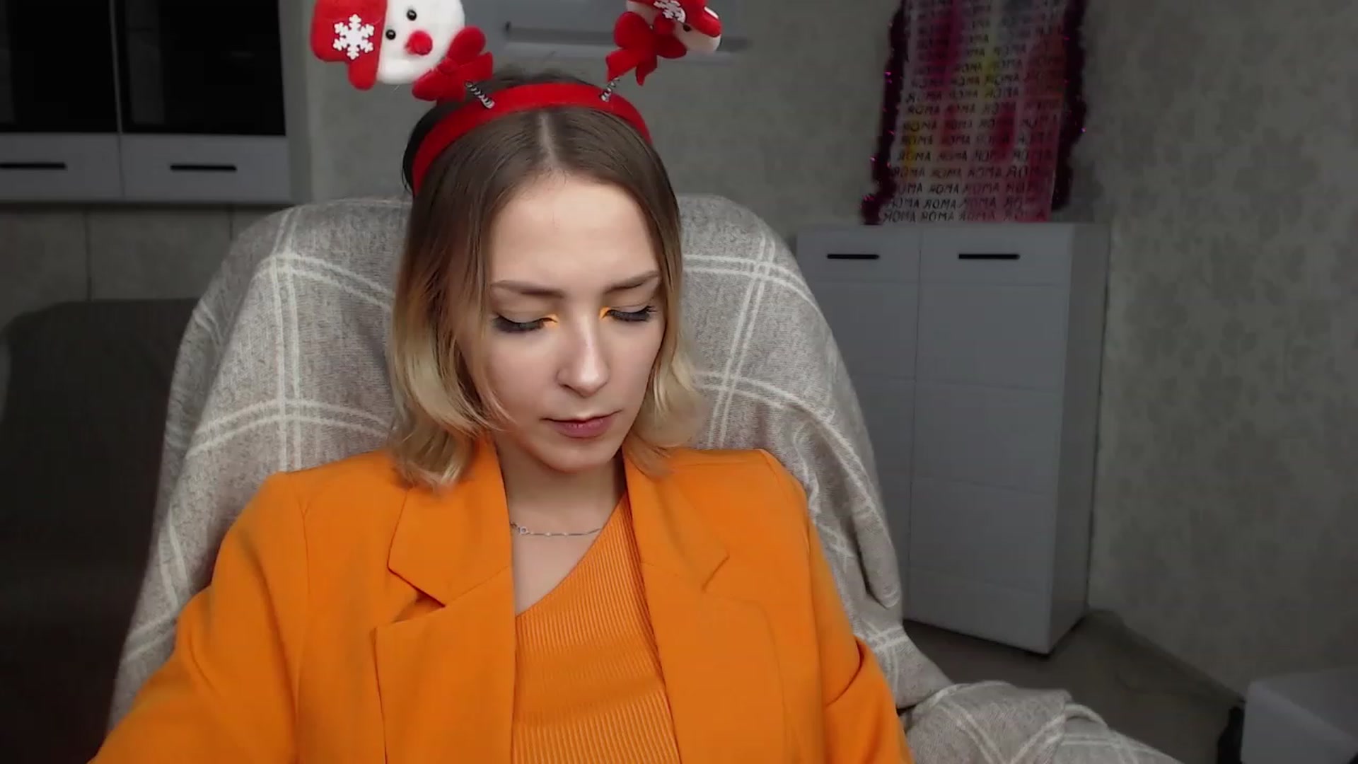 Gallery image thumbnail from Lady_lucky1's myfreecams stream on, 12/18/2022, 19:33 image 1 of 20