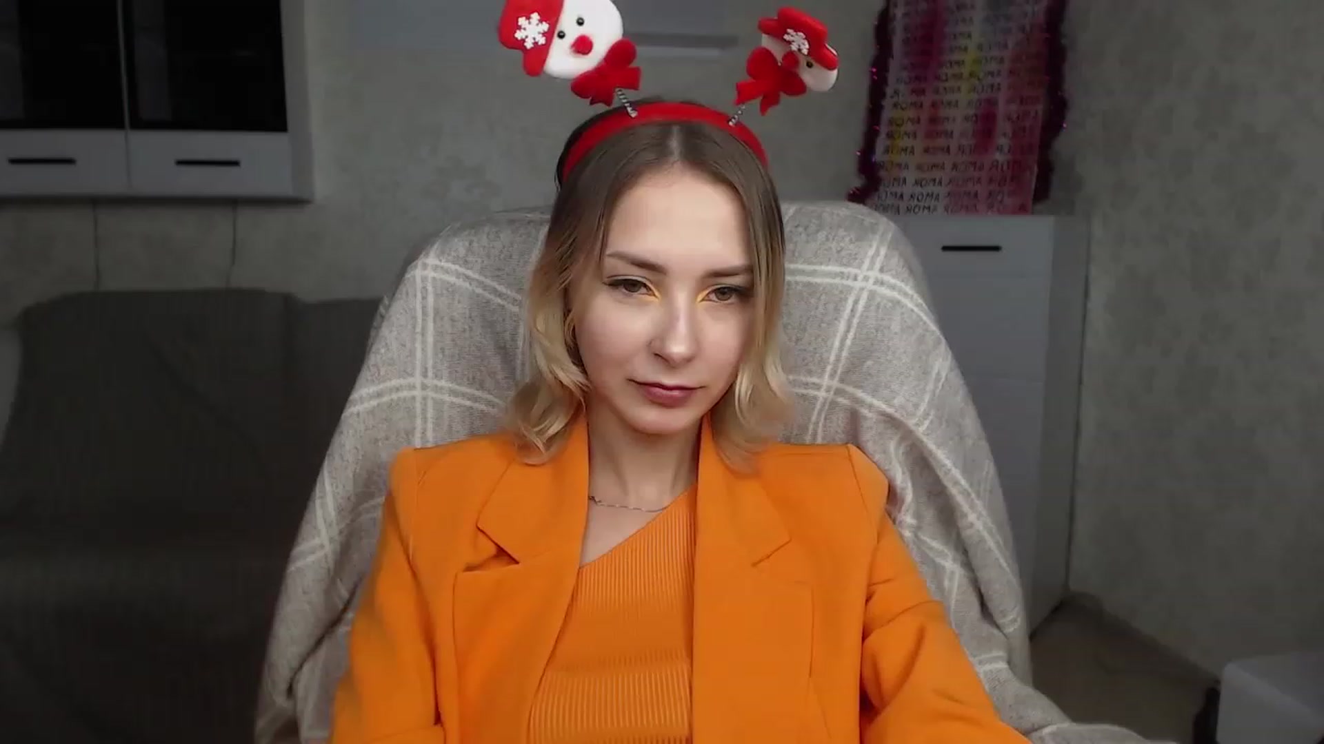 Gallery image thumbnail from Lady_lucky1's myfreecams stream on, 12/18/2022, 19:33 image 4 of 20