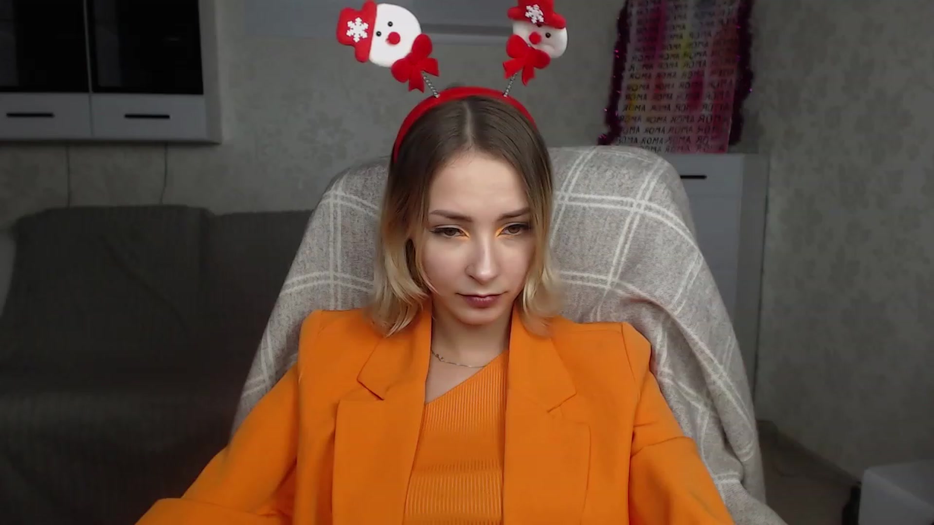 Gallery image thumbnail from Lady_lucky1's myfreecams stream on, 12/18/2022, 19:33 image 9 of 20