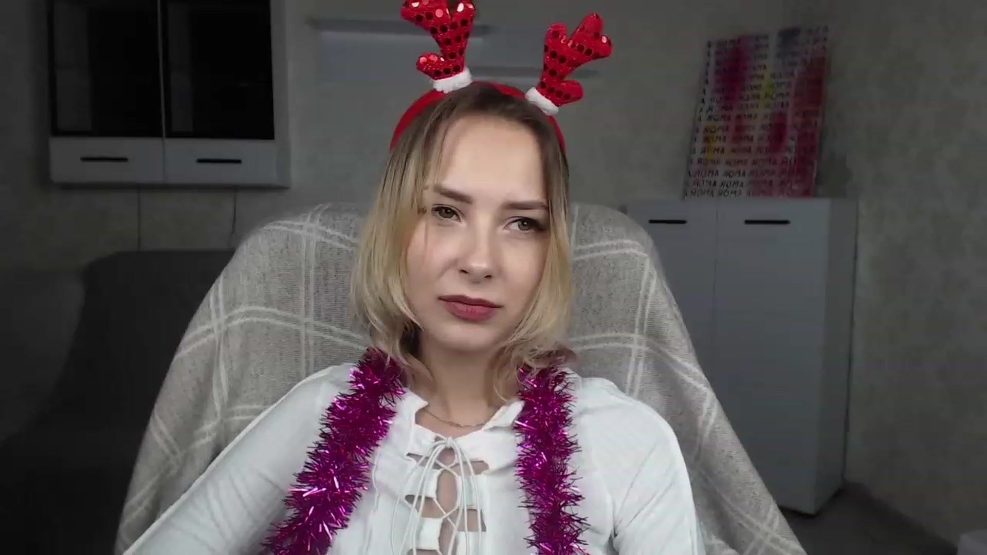 Gallery image thumbnail from Lady_lucky1's myfreecams stream on, 12/19/2022, 18:36 image 11 of 20