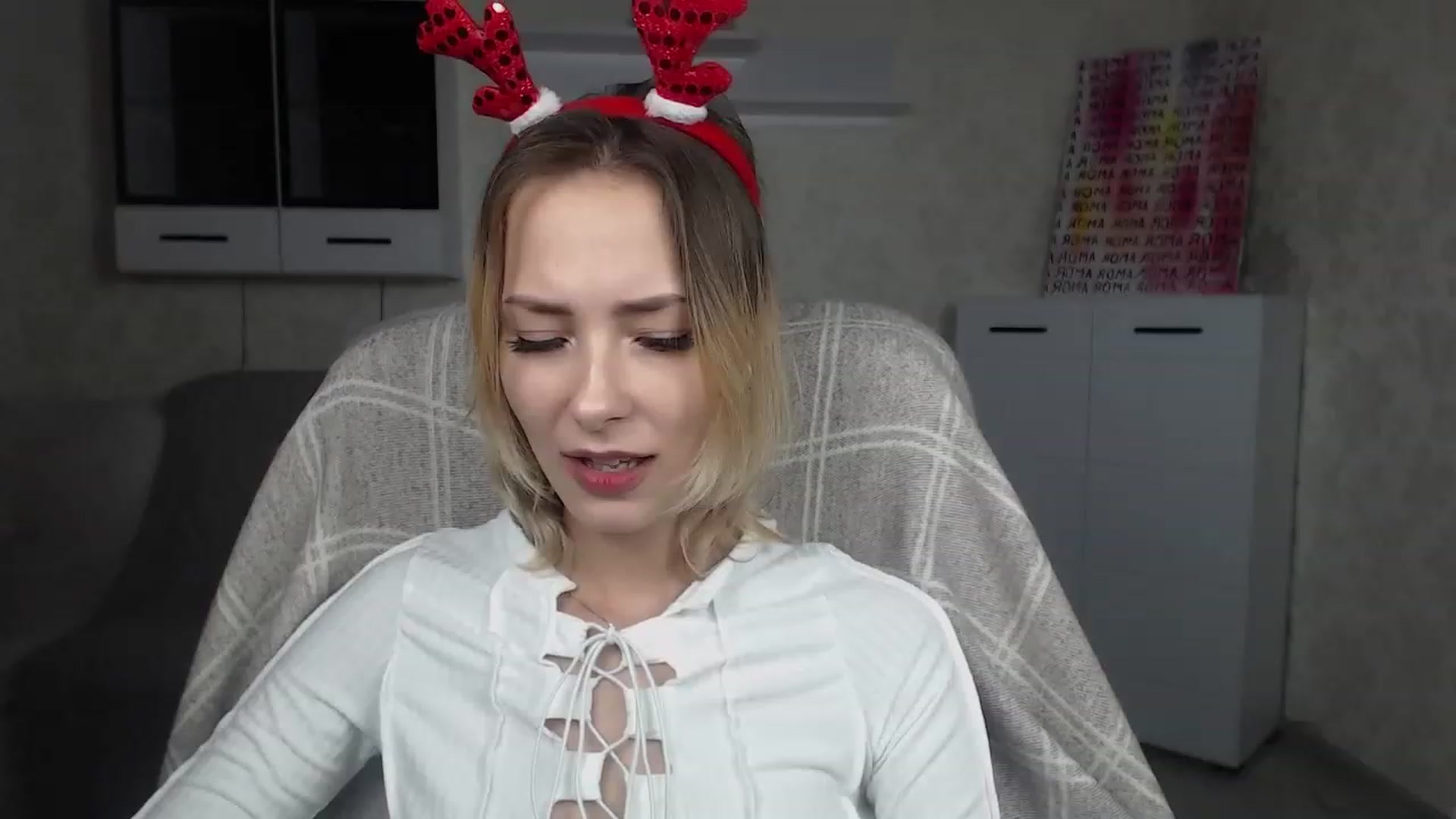 Gallery image thumbnail from Lady_lucky1's myfreecams stream on, 12/19/2022, 18:36 image 2 of 20