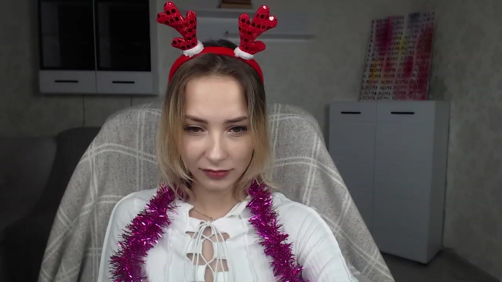 Gallery image thumbnail from Lady_lucky1's myfreecams stream on, 12/19/2022, 18:36 image 8 of 20