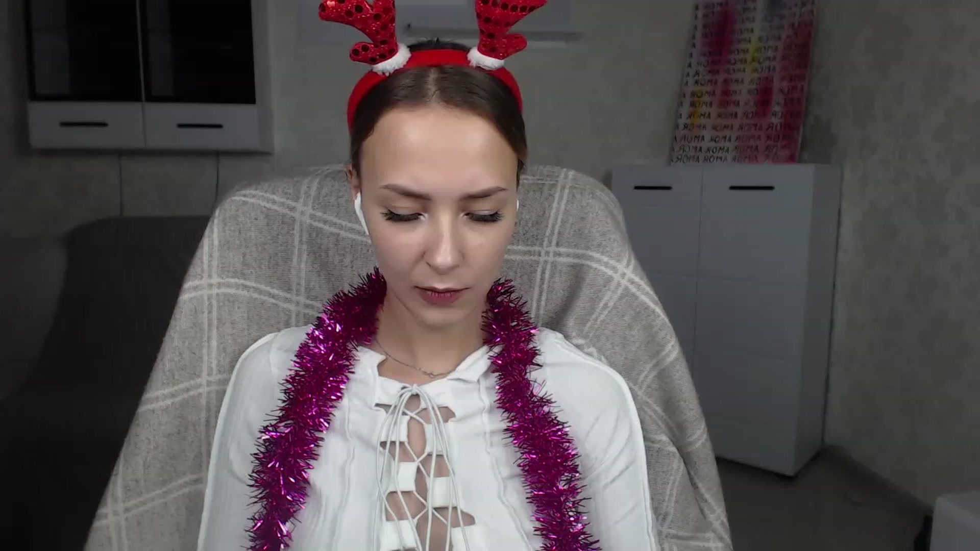 Gallery image thumbnail from Lady_lucky1's myfreecams stream on, 12/19/2022, 19:42 image 16 of 20