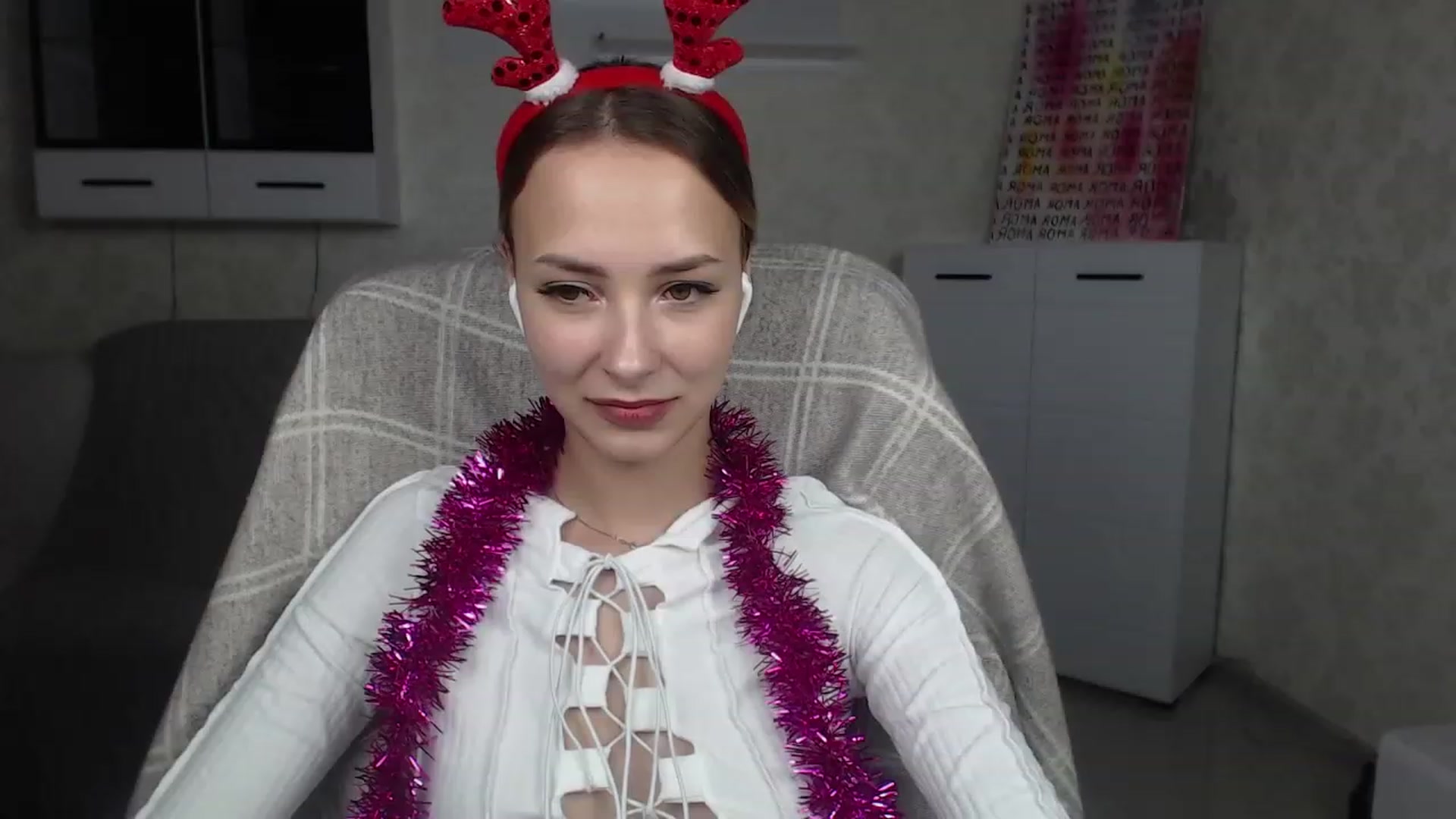 Gallery image thumbnail from Lady_lucky1's myfreecams stream on, 12/19/2022, 19:42 image 12 of 20