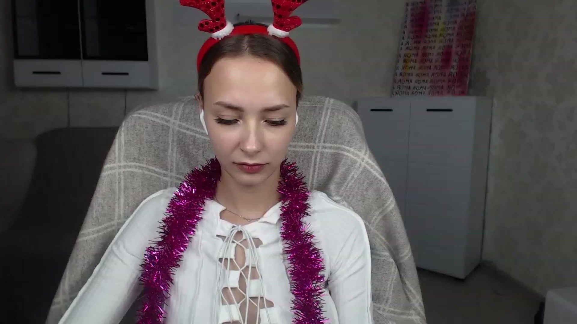 Gallery image thumbnail from Lady_lucky1's myfreecams stream on, 12/19/2022, 19:42 image 13 of 20