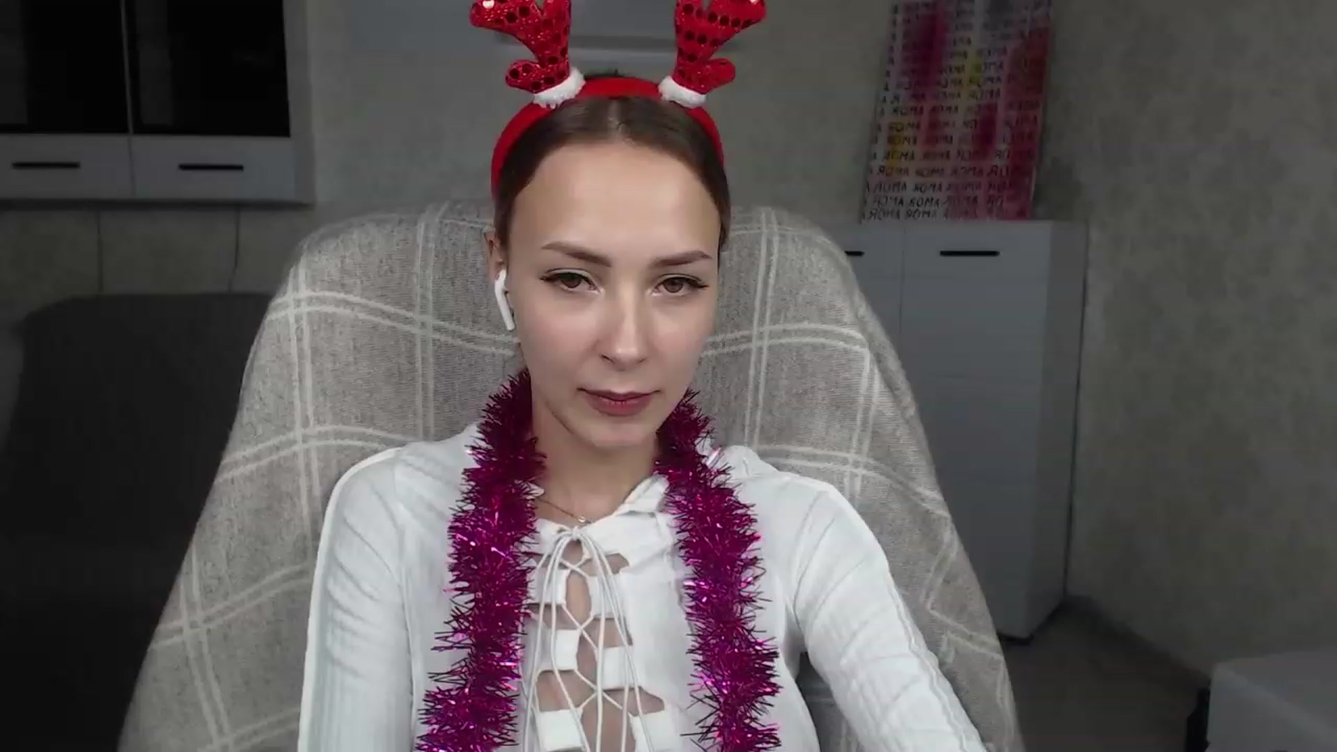 Gallery image thumbnail from Lady_lucky1's myfreecams stream on, 12/19/2022, 19:42 image 6 of 20