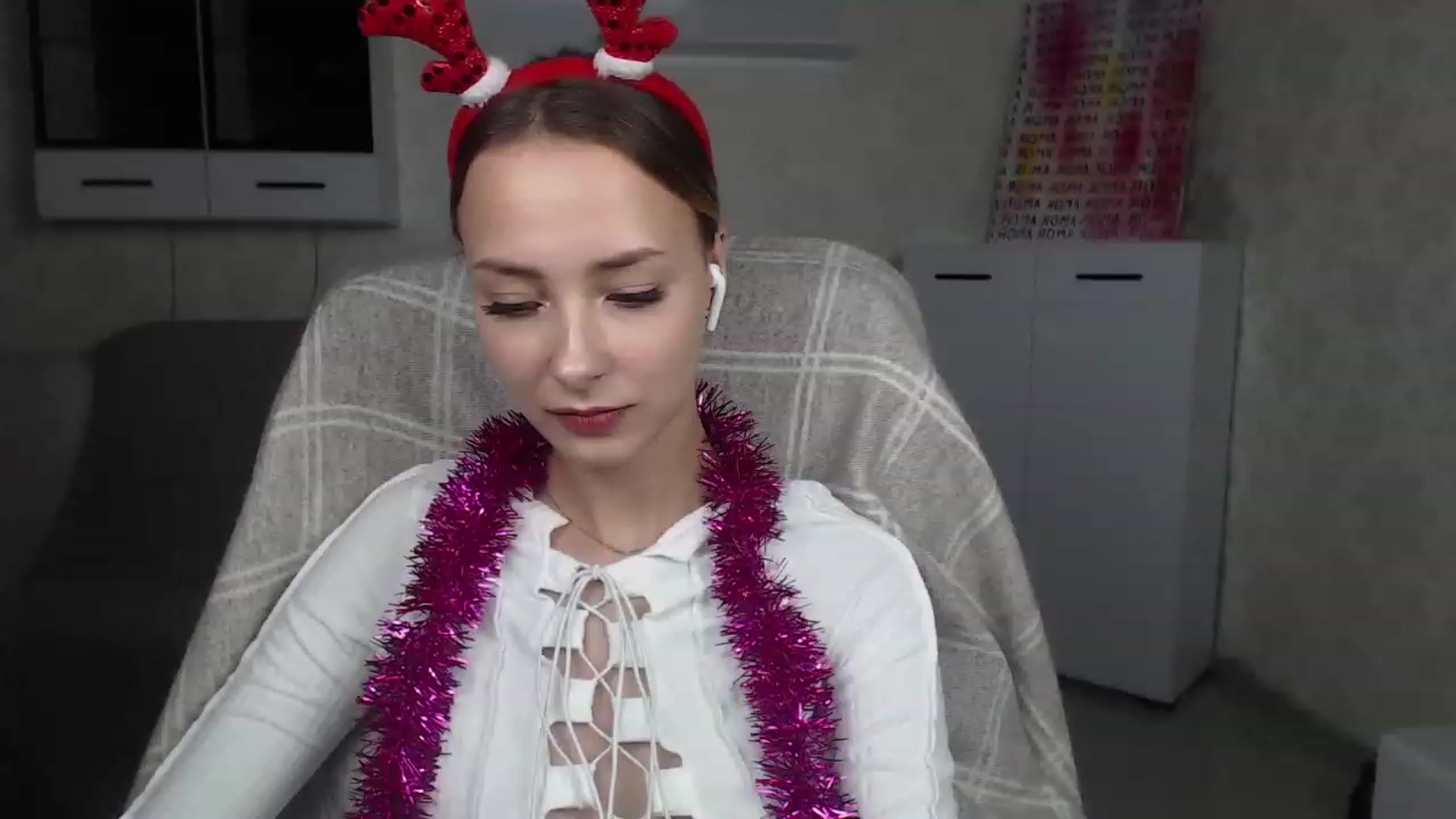 Gallery image thumbnail from Lady_lucky1's myfreecams stream on, 12/19/2022, 19:42 image 10 of 20