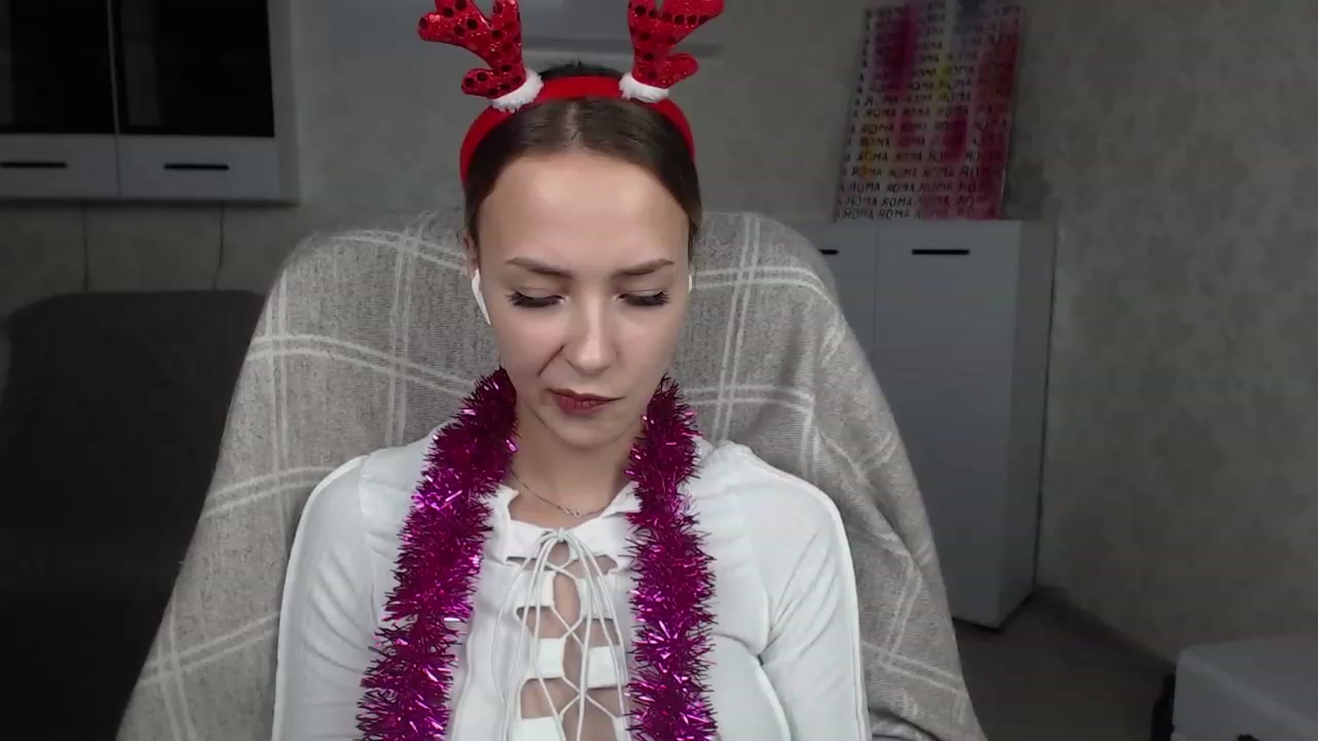 Gallery image thumbnail from Lady_lucky1's myfreecams stream on, 12/19/2022, 19:42 image 7 of 20