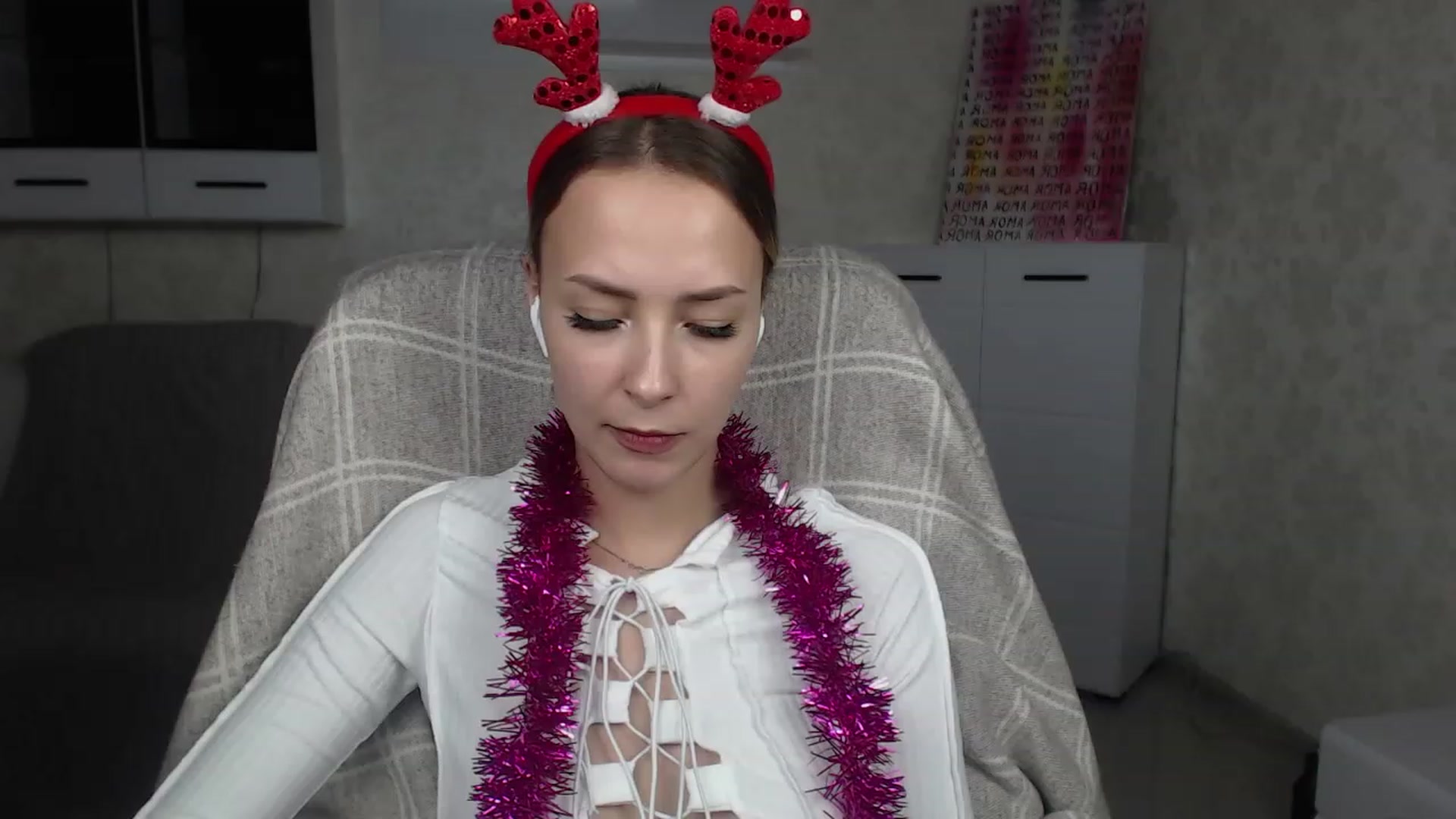 Gallery image thumbnail from Lady_lucky1's myfreecams stream on, 12/19/2022, 19:42 image 3 of 20