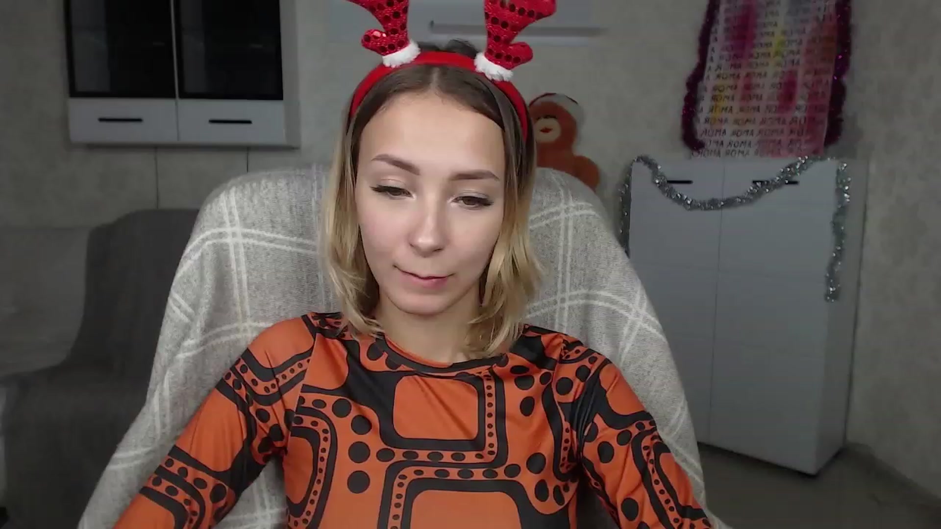 Gallery image thumbnail from Lady_lucky1's myfreecams stream on, 12/20/2022, 17:01 image 14 of 20